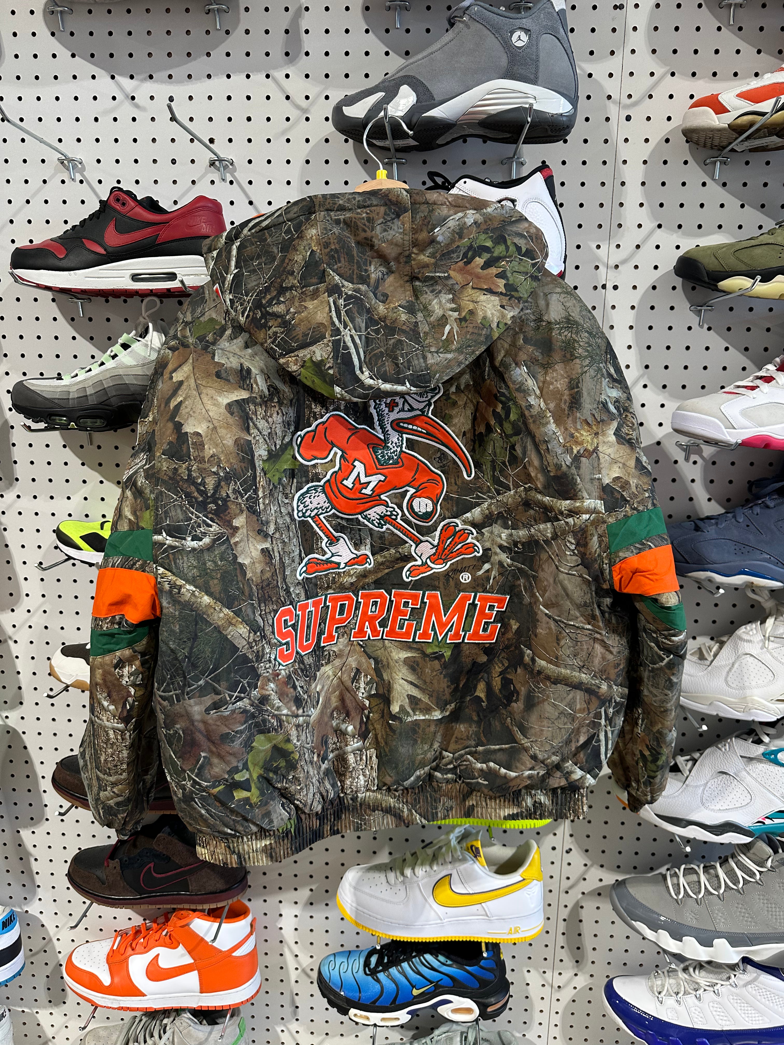 NEW Supreme x Mitchell & Ness NCAA/UM Hooded Stadium Jacket - Woodland Camo Size Medium