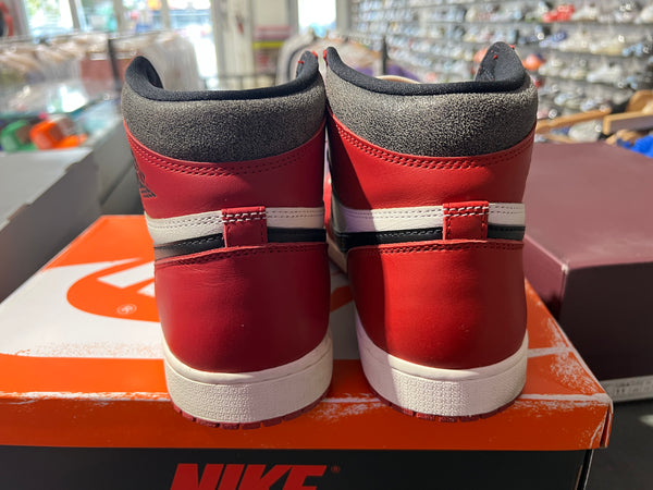 Air Jordan 1 Retro High OG - Chicago Lost and Found Size 11.5