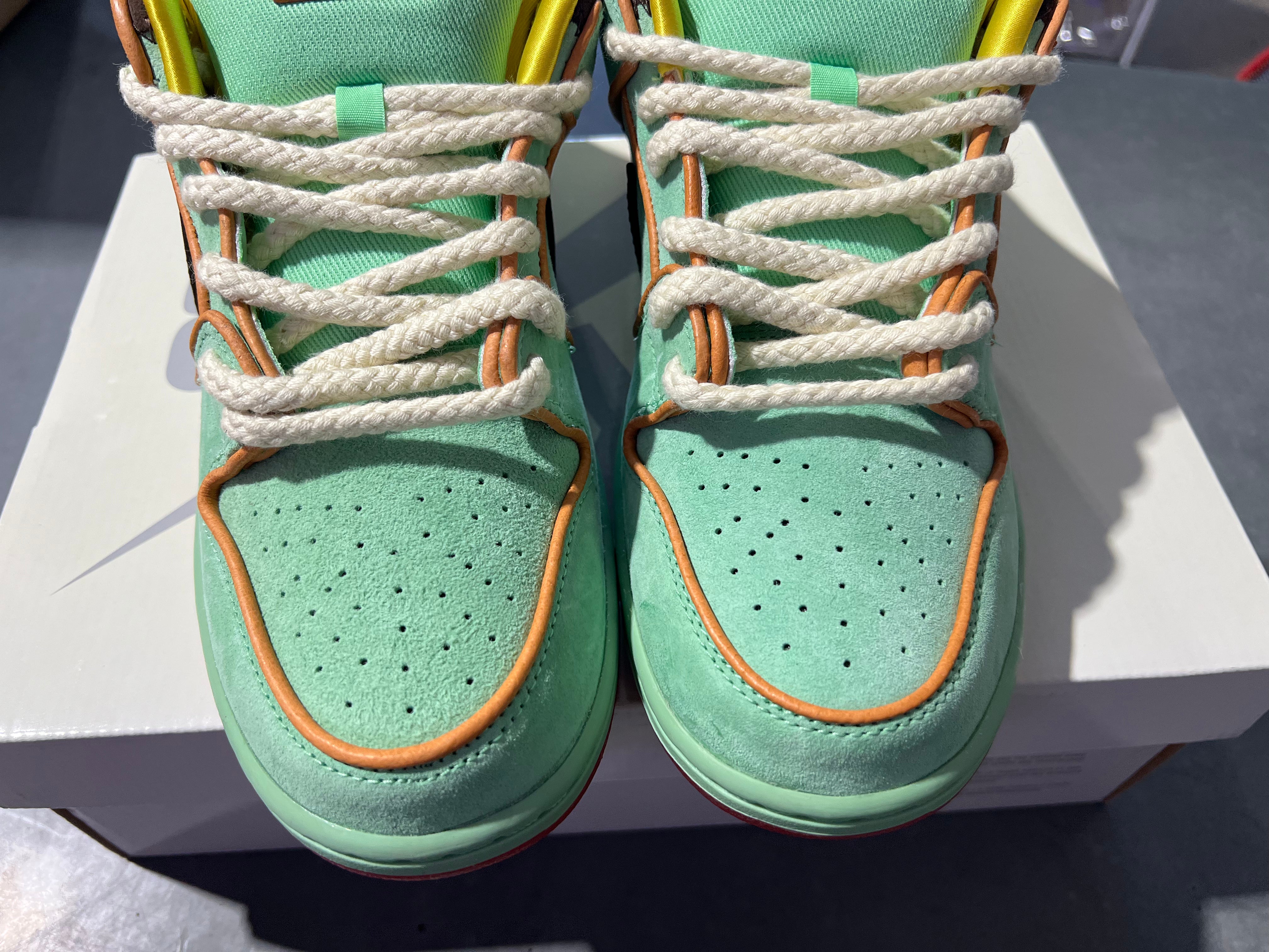 Nike SB Dunk Low - Rodeo Tourmaline Size 9.5
