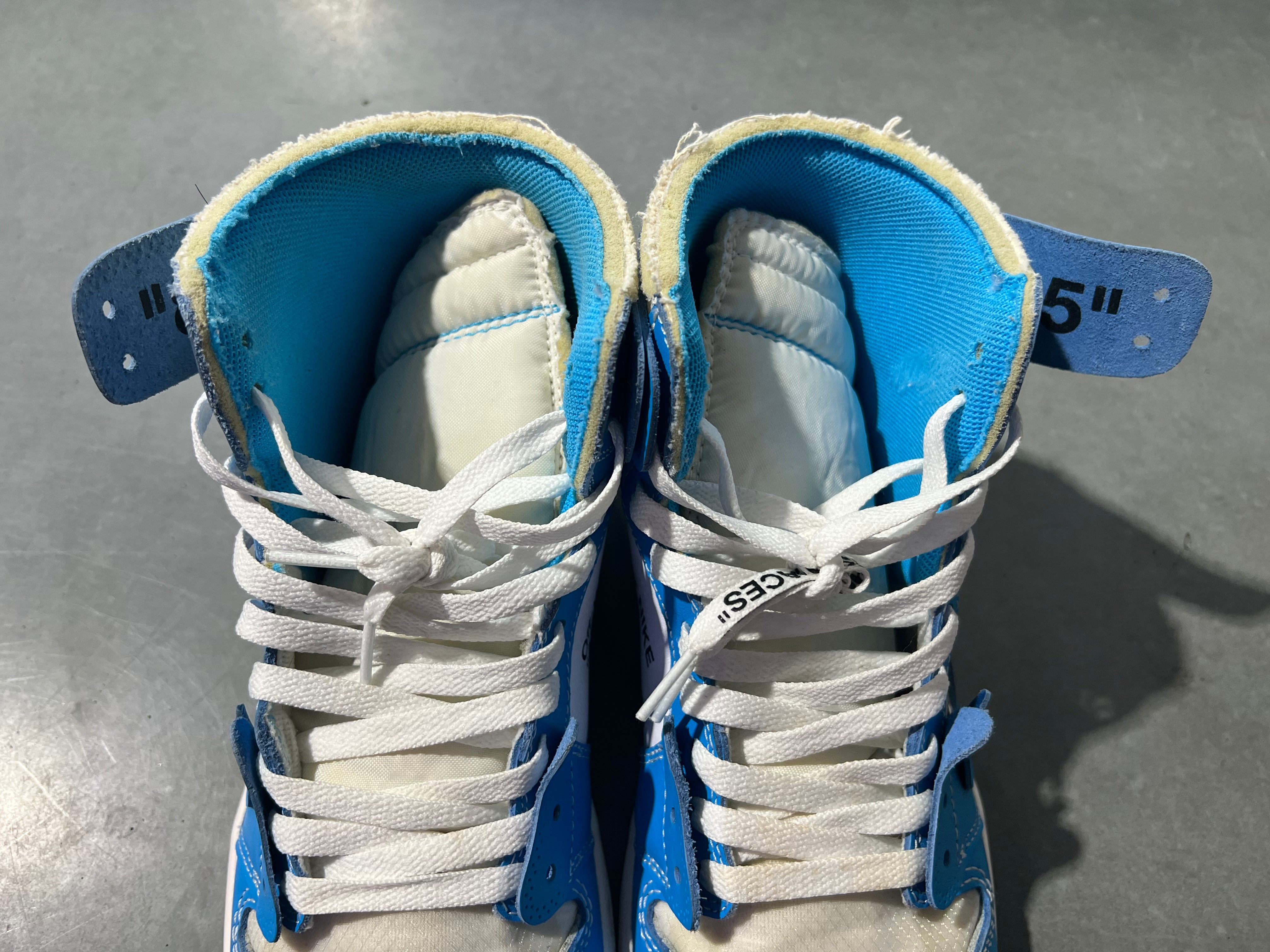 Air Jordan 1 Retro High OG x Off White - UNC Size 10