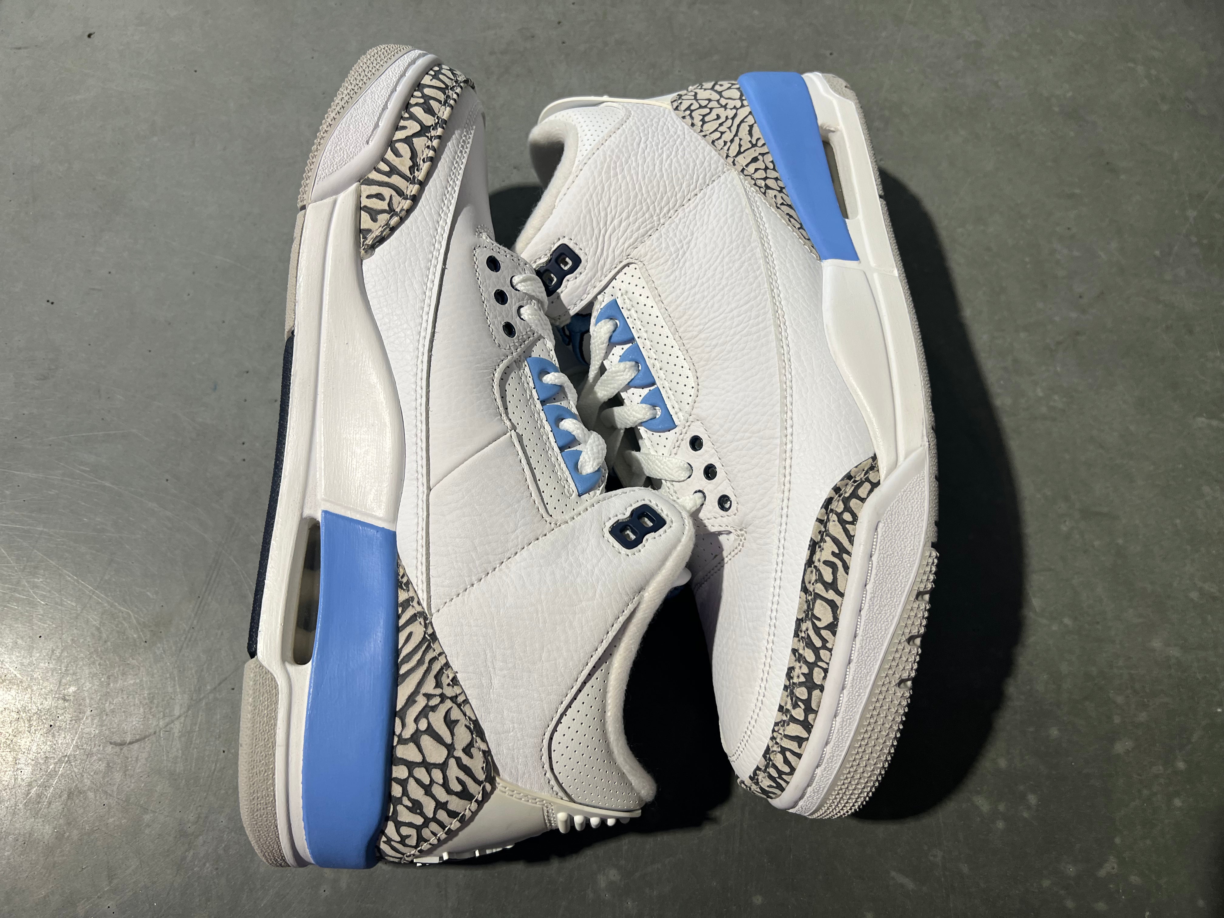 Air Jordan 3 Retro - UNC 2020 Size 9