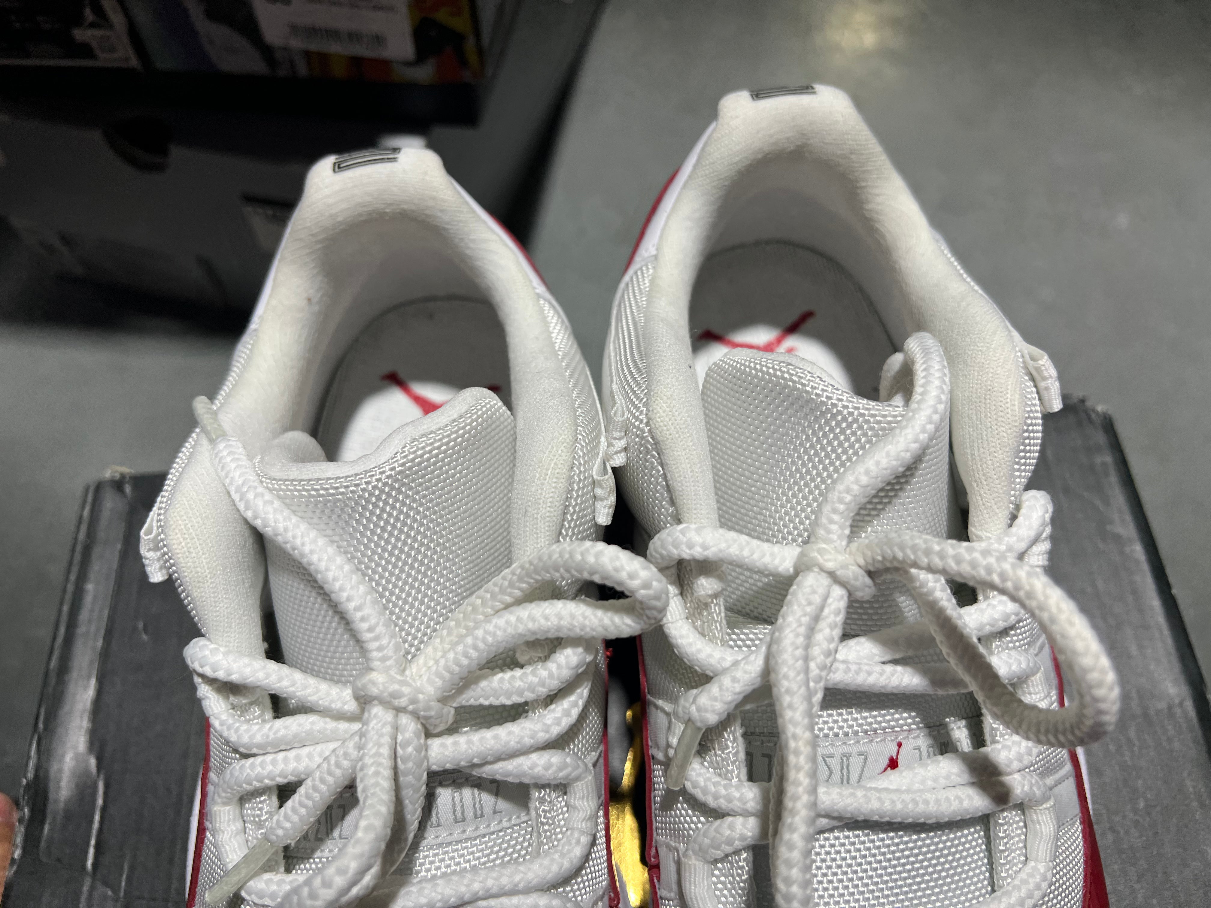 Air Jordan 11 Retro Low - Cherry 2016 Size 11