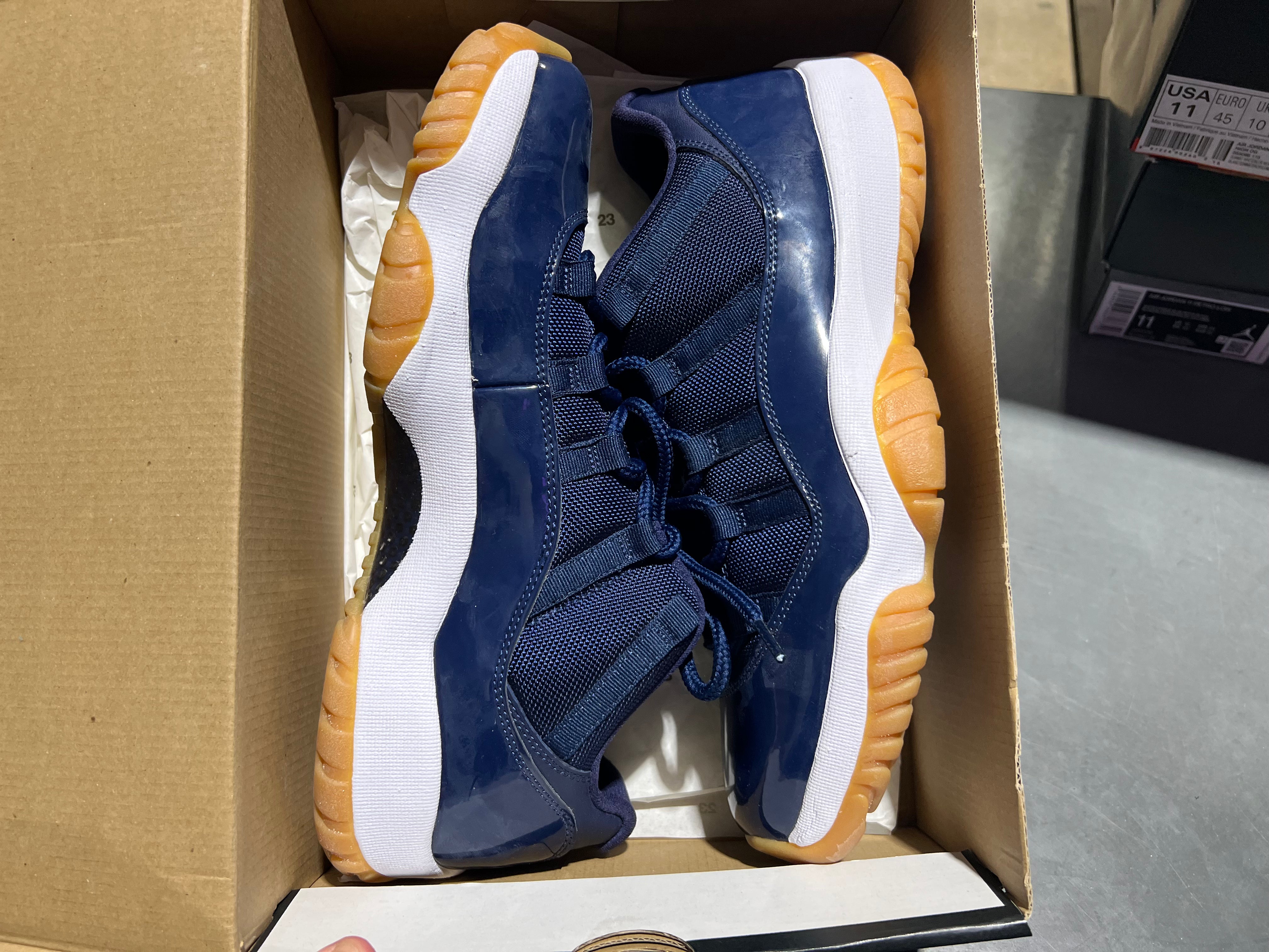Air Jordan 11 Retro Low - Navy Gum 2016 Size 11