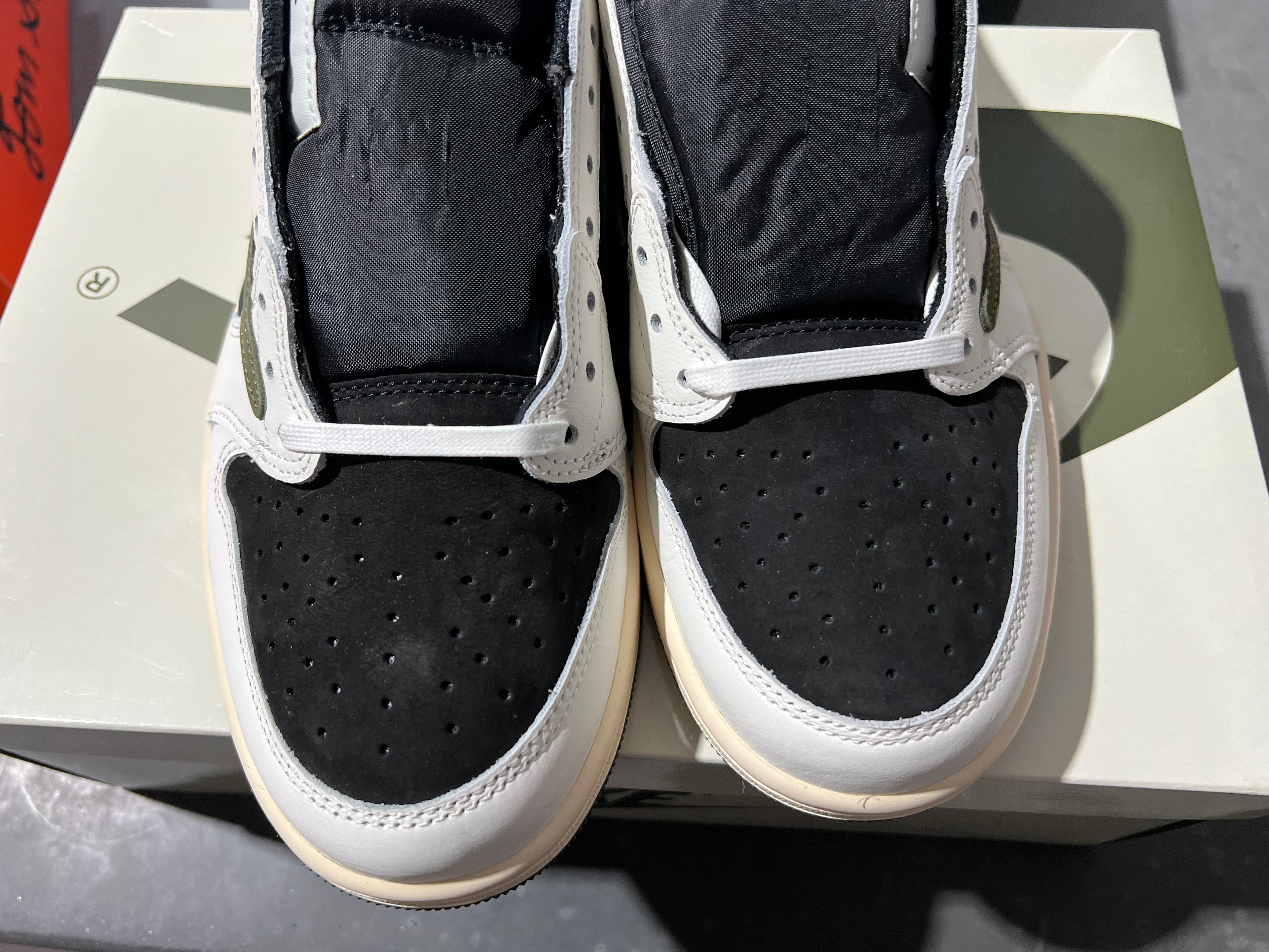 WMNS Air Jordan 1 low OG SP - Olive Size 11W/9.5M