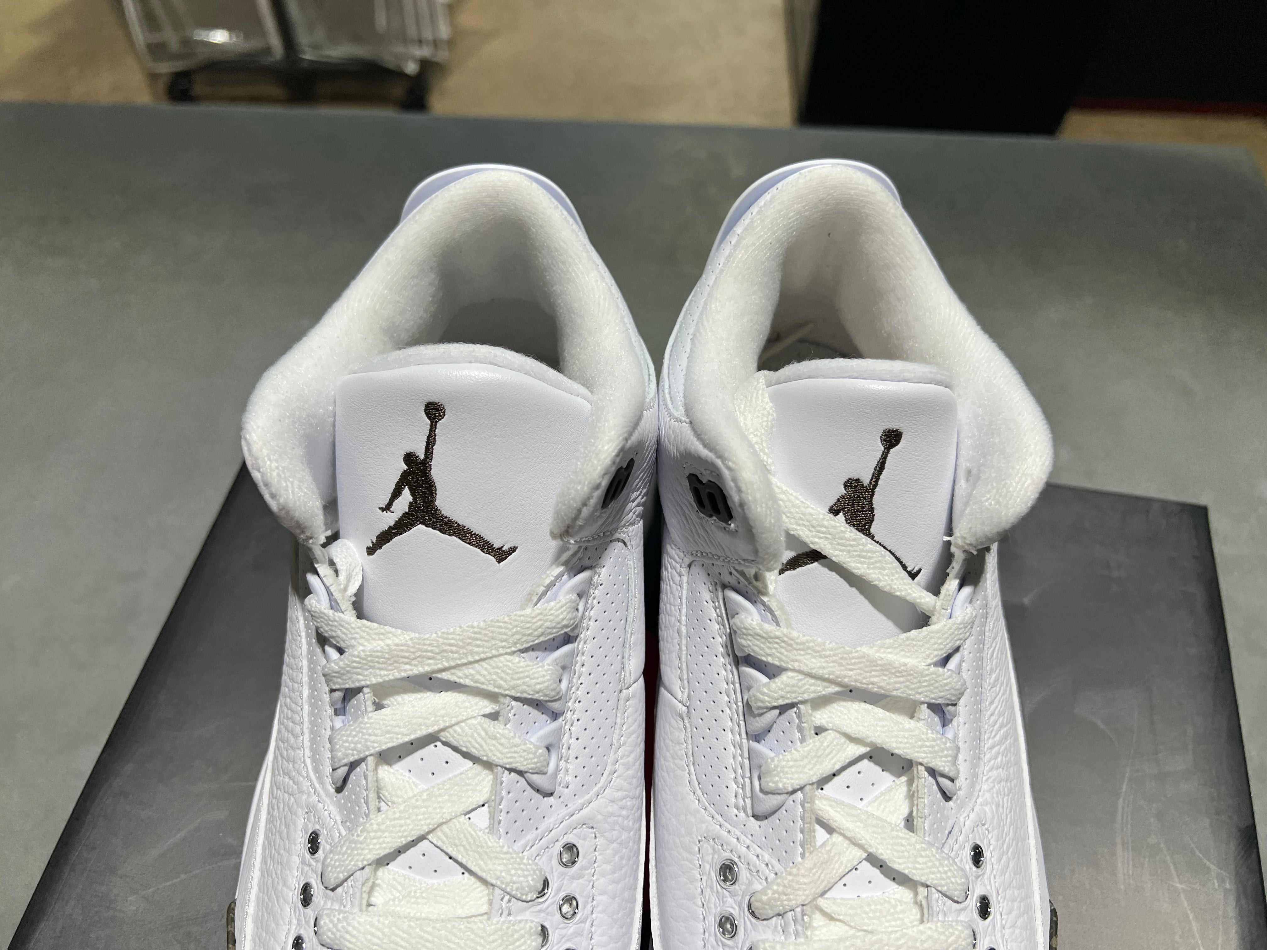 Air Jordan 3 Retro - Mocha 2018 Size 10.5