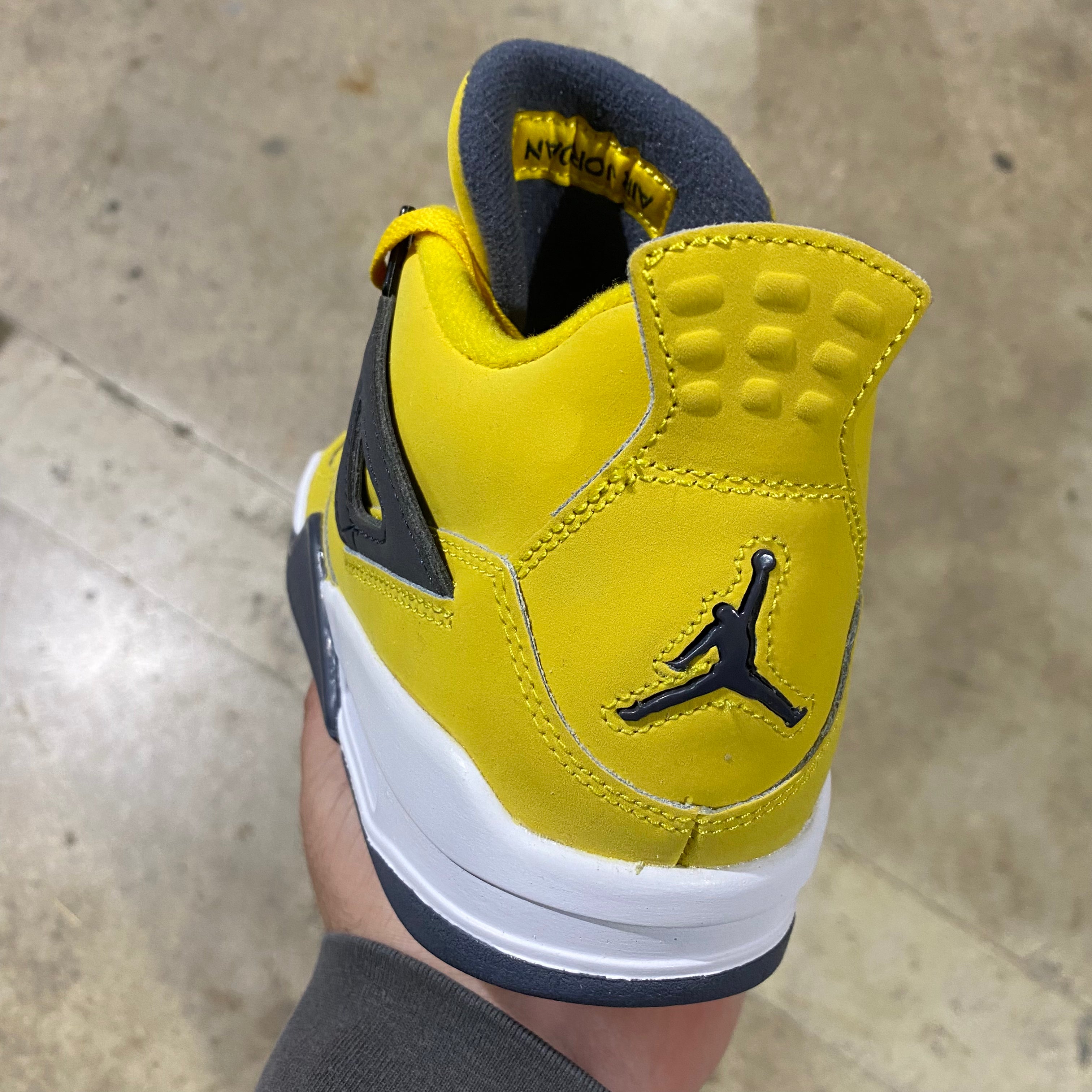 Air Jordan 4 Retro (GS) - Lightning Size 6.5Y