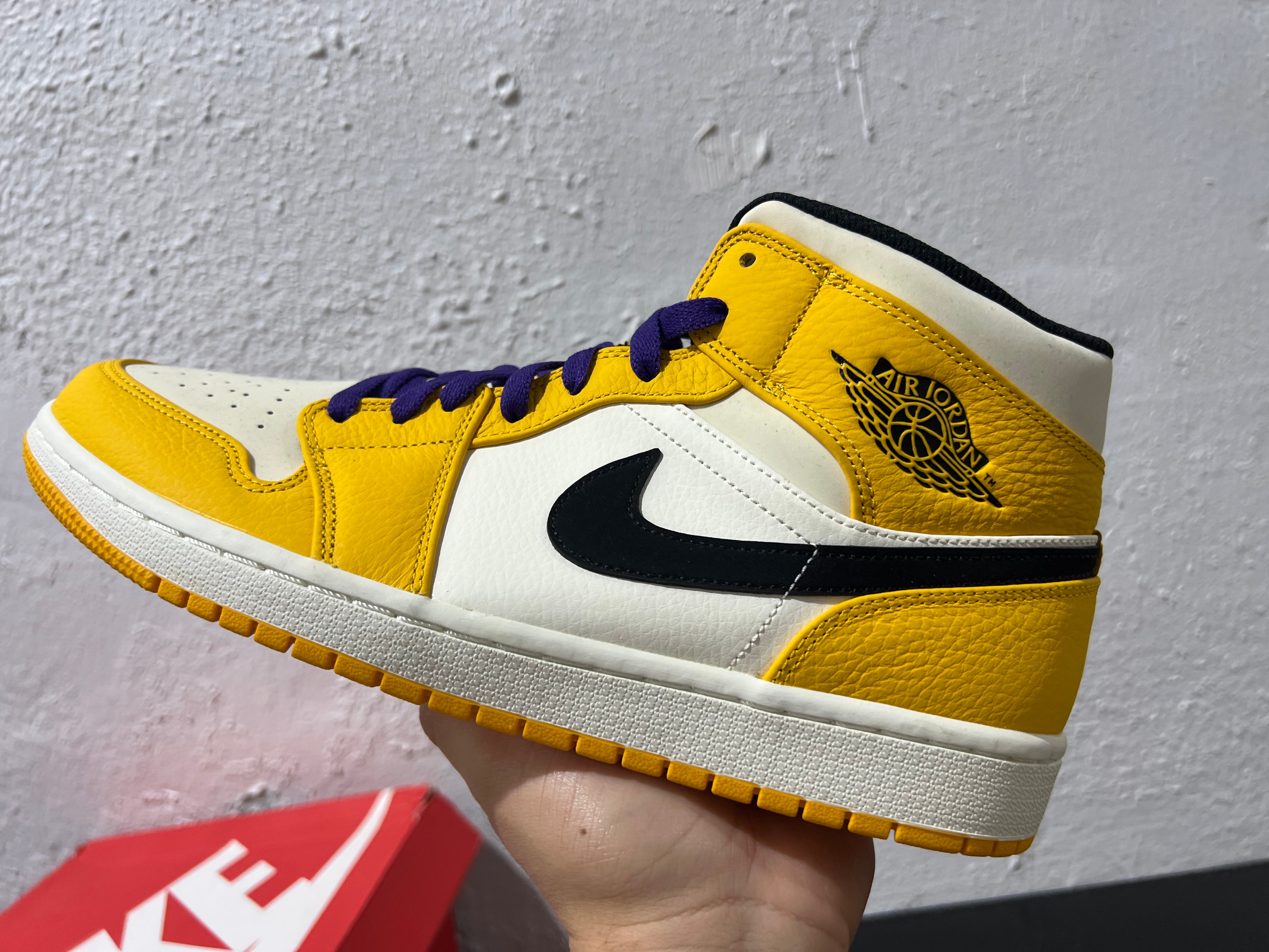 Air Jordan 1 Mid Lakers Size 11