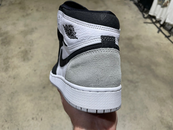 Air Jordan 1 Retro High OG (GS) - Bleached Coral Size 5.5Y