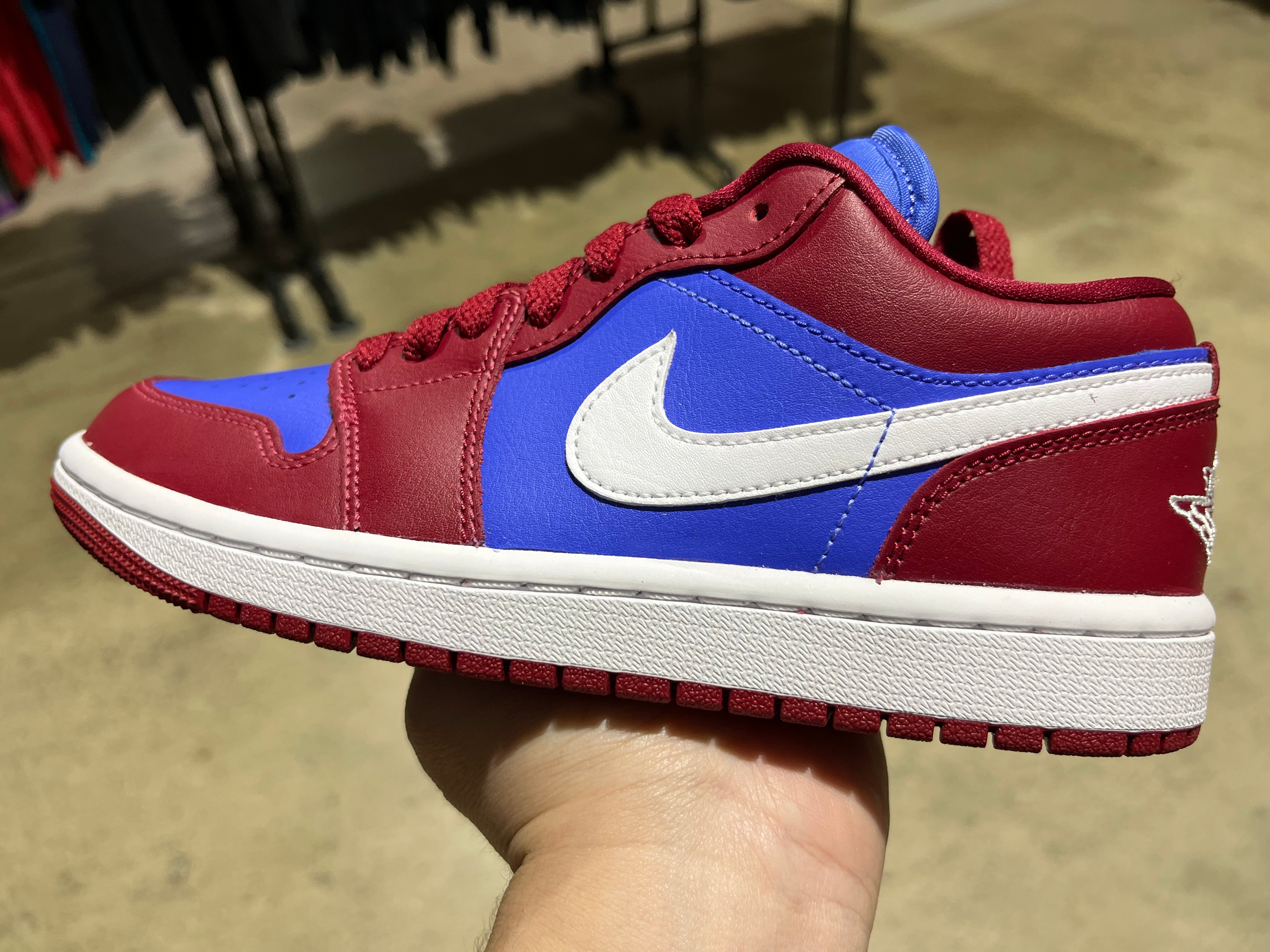 W Air Jordan 1 Low - Pomegranate Blue Size 5.5W/4M