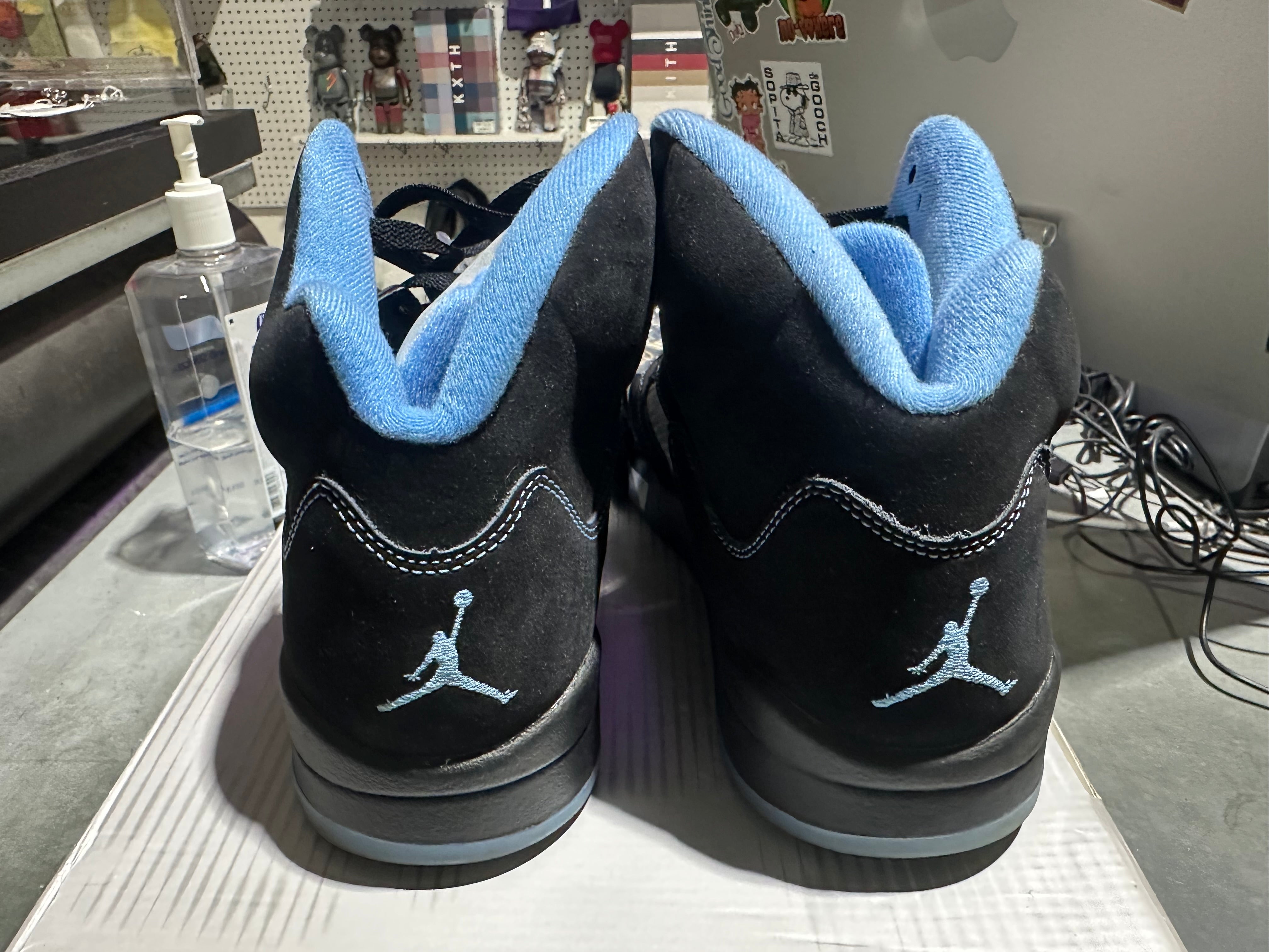Air Jordan 5 Retro - Black University Blue Size 10.5
