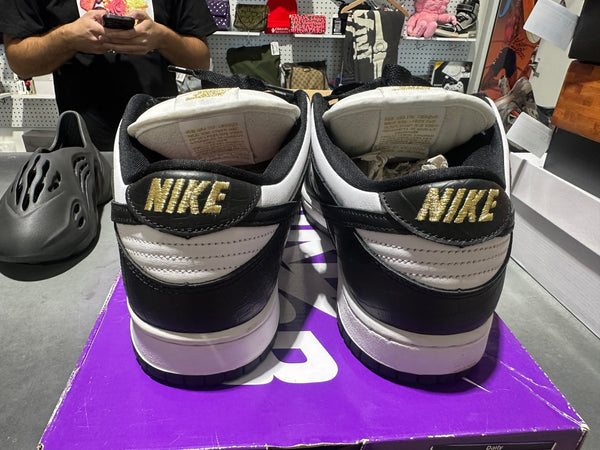 Nike SB Dunk Low OG QS - Supreme Stars/Black Size 9.5