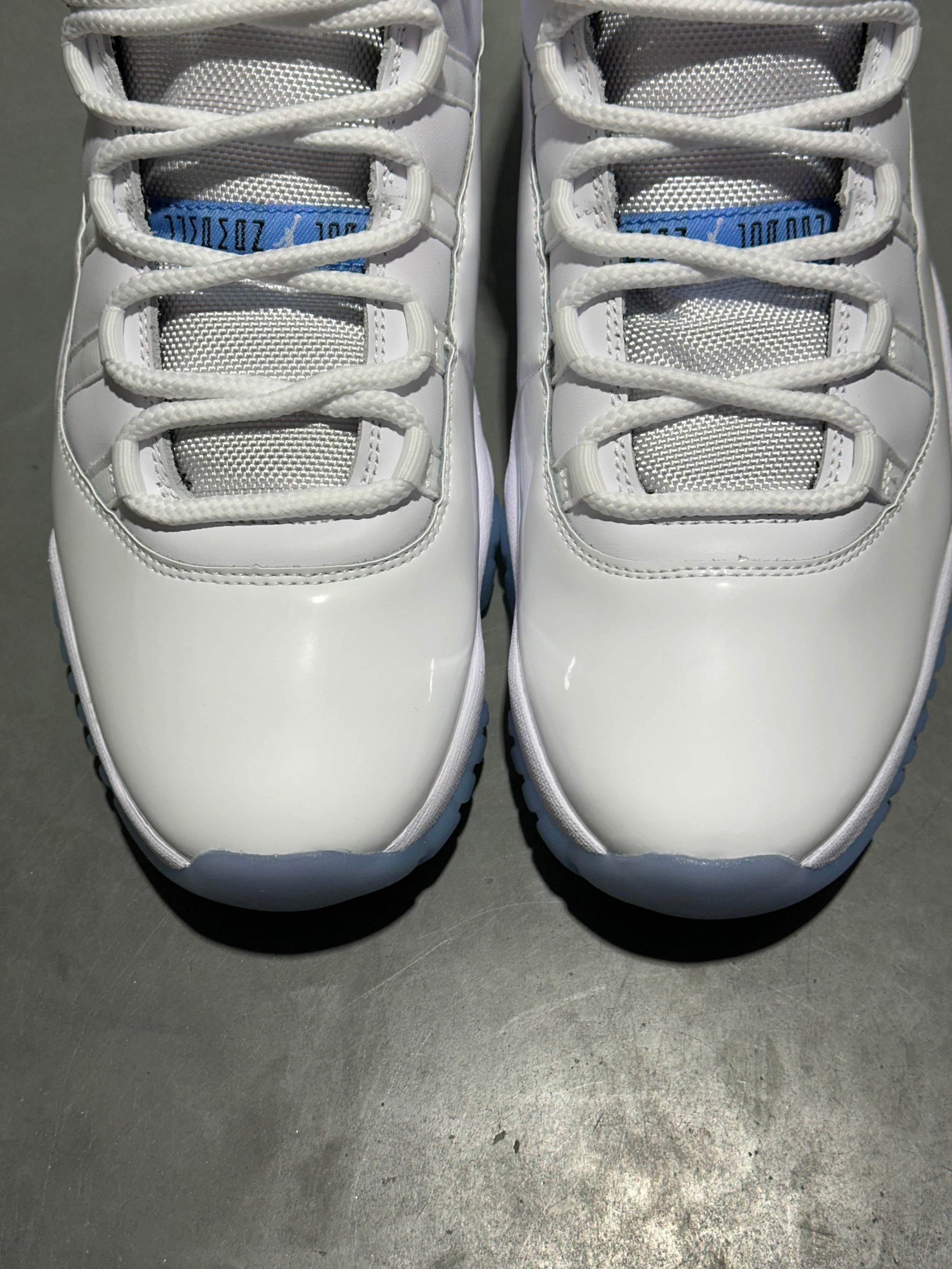 Air Jordan 11 Retro - Legend Blue Size 10.5