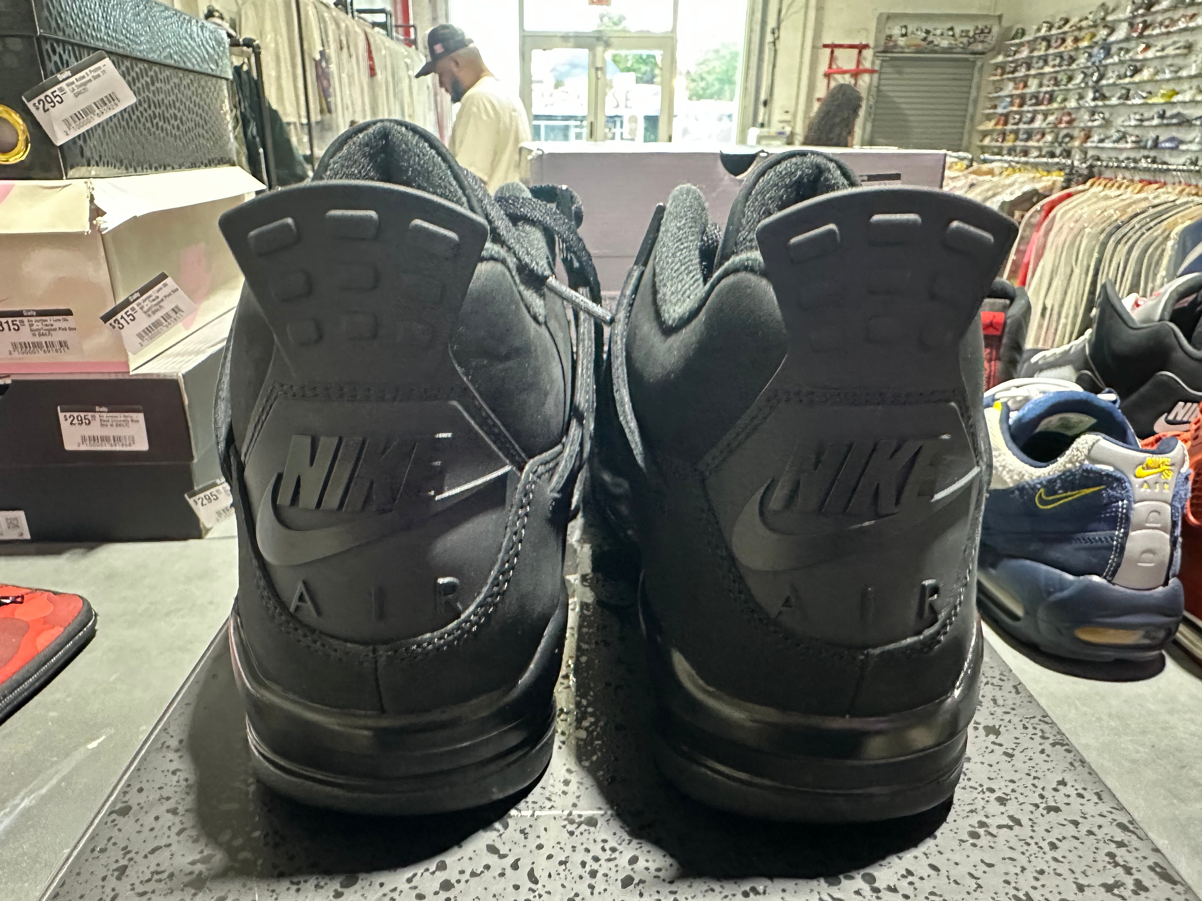 Air Jordan 4 Retro - Black Cat Size 10