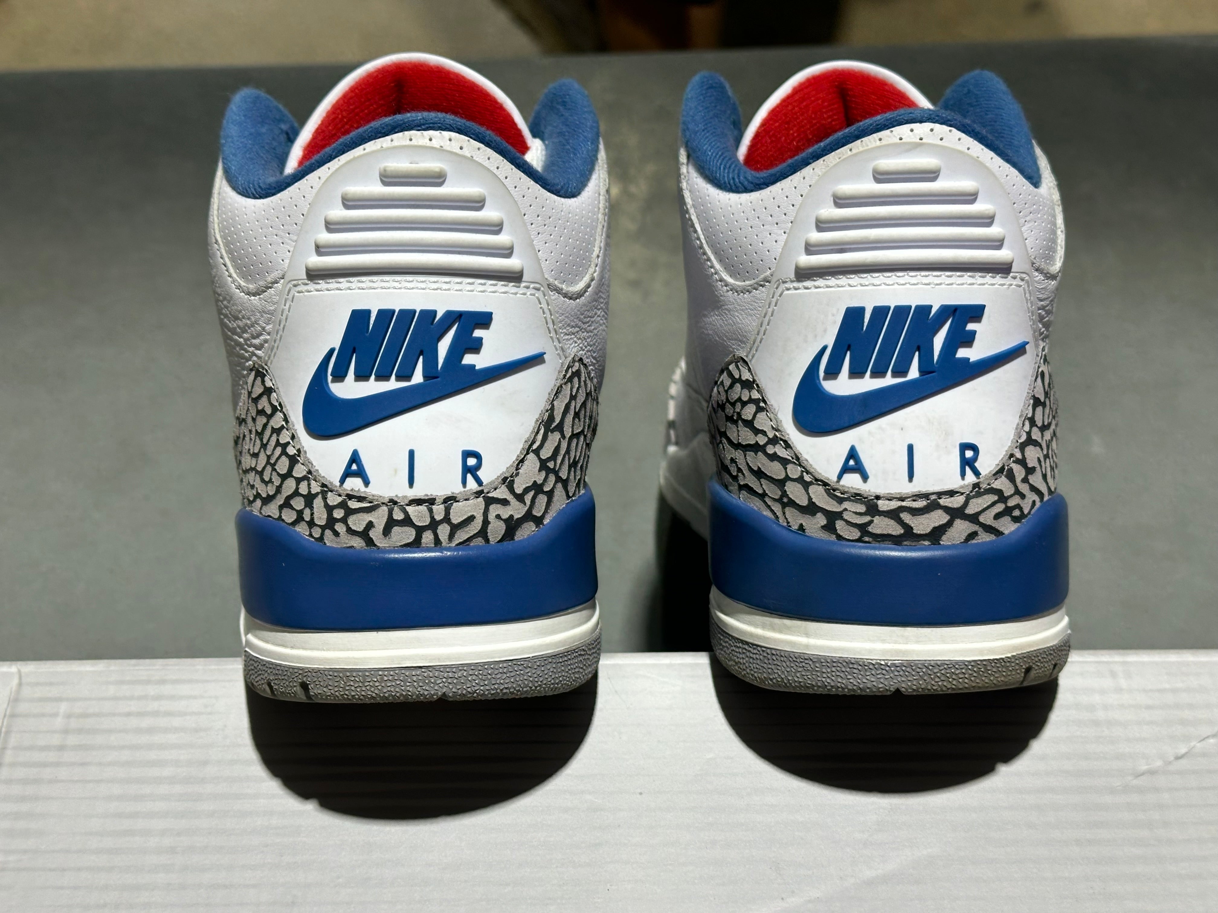 Air Jordan 3 Retro OG - True Blue Size 9.5