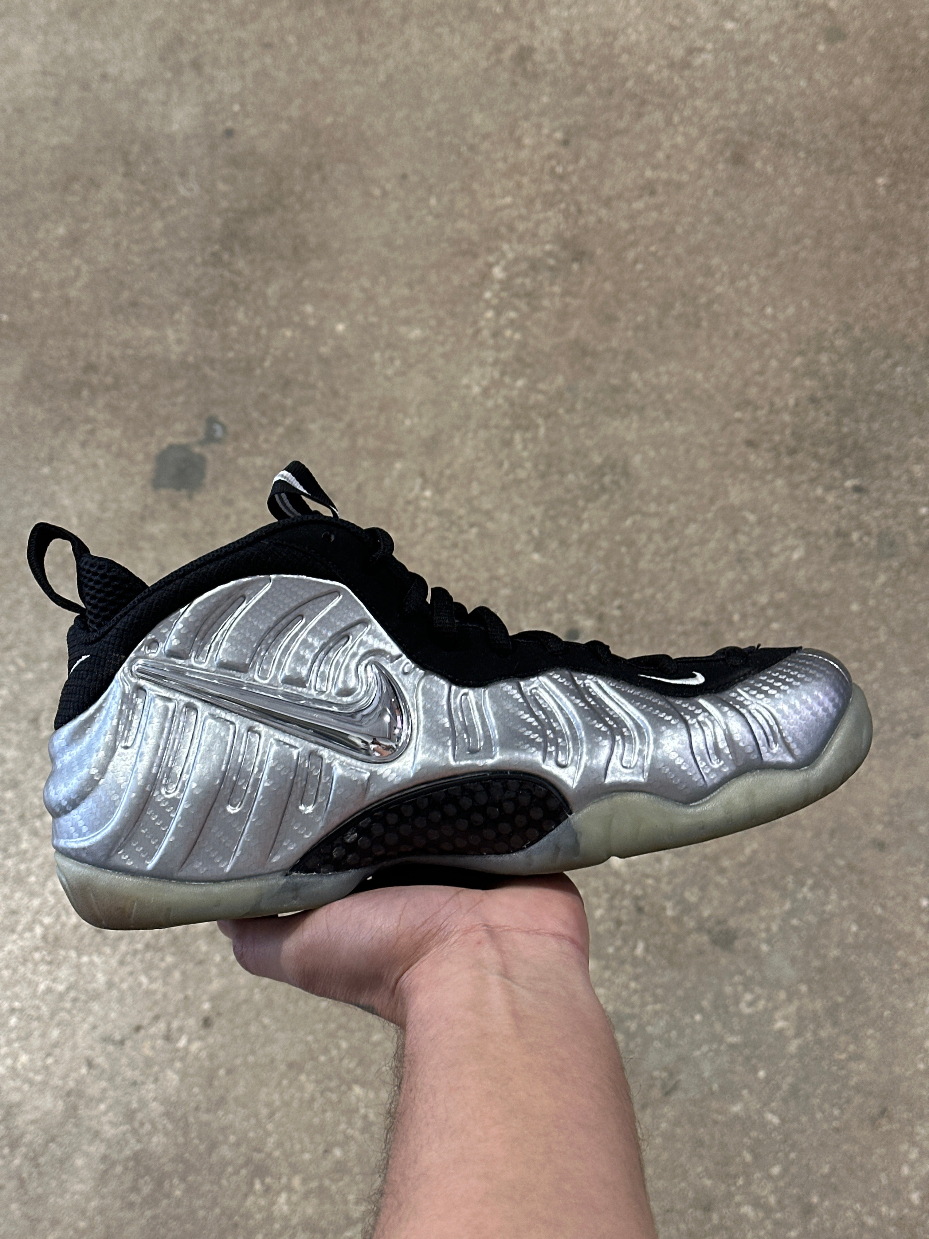 Nike Air Foamposite Pro Silver Surfer Size 11 (DAILY)