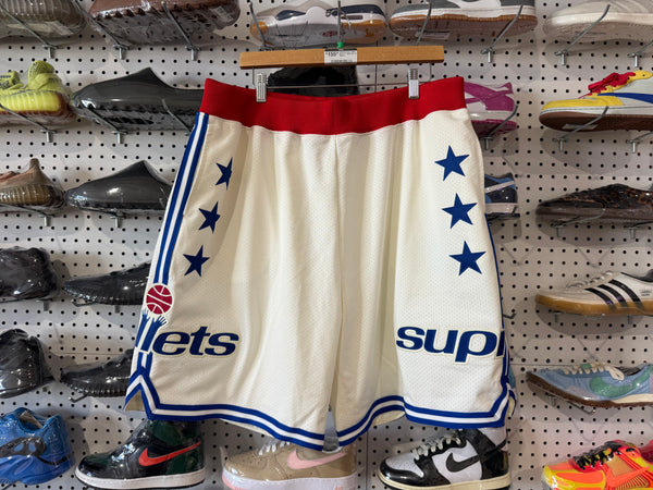NEW Supreme x M&N Shorts - White Size XL