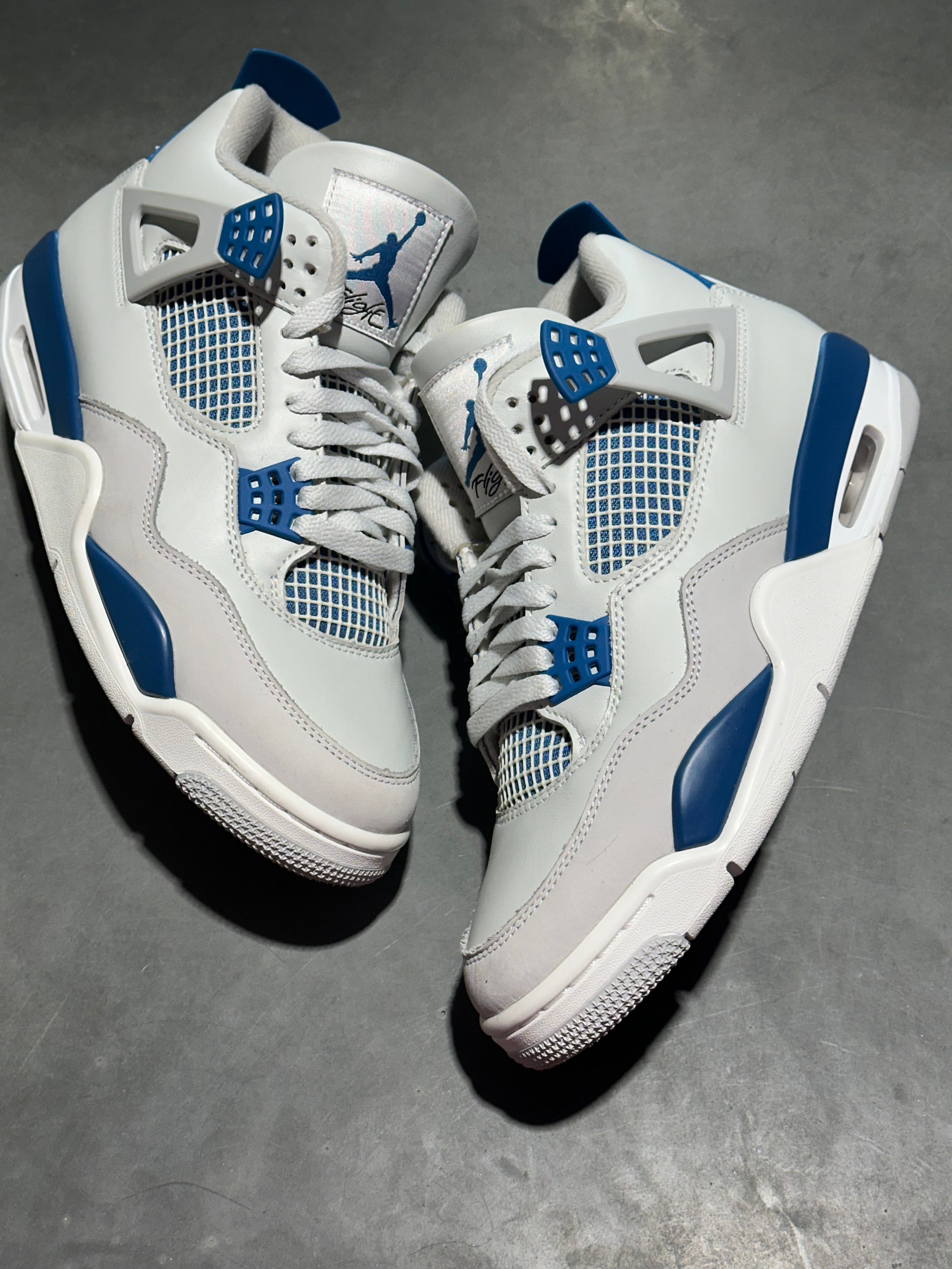 Air Jordan 4 Retro - Military Size 9