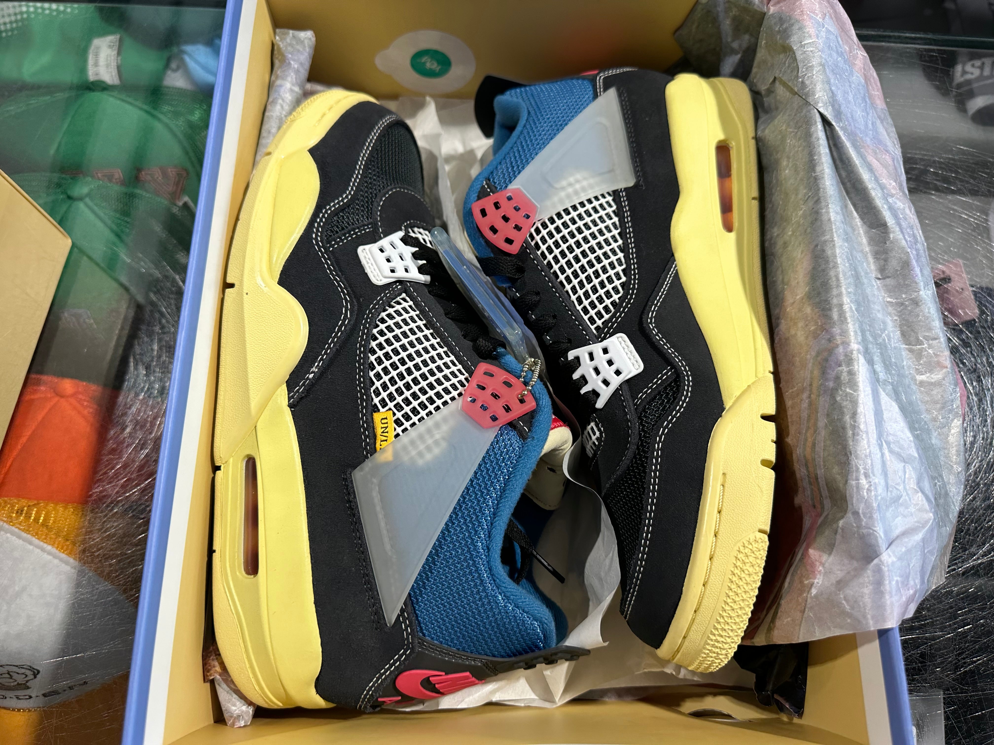 Air Jordan 4 Retro - Union Off Noir Size 10