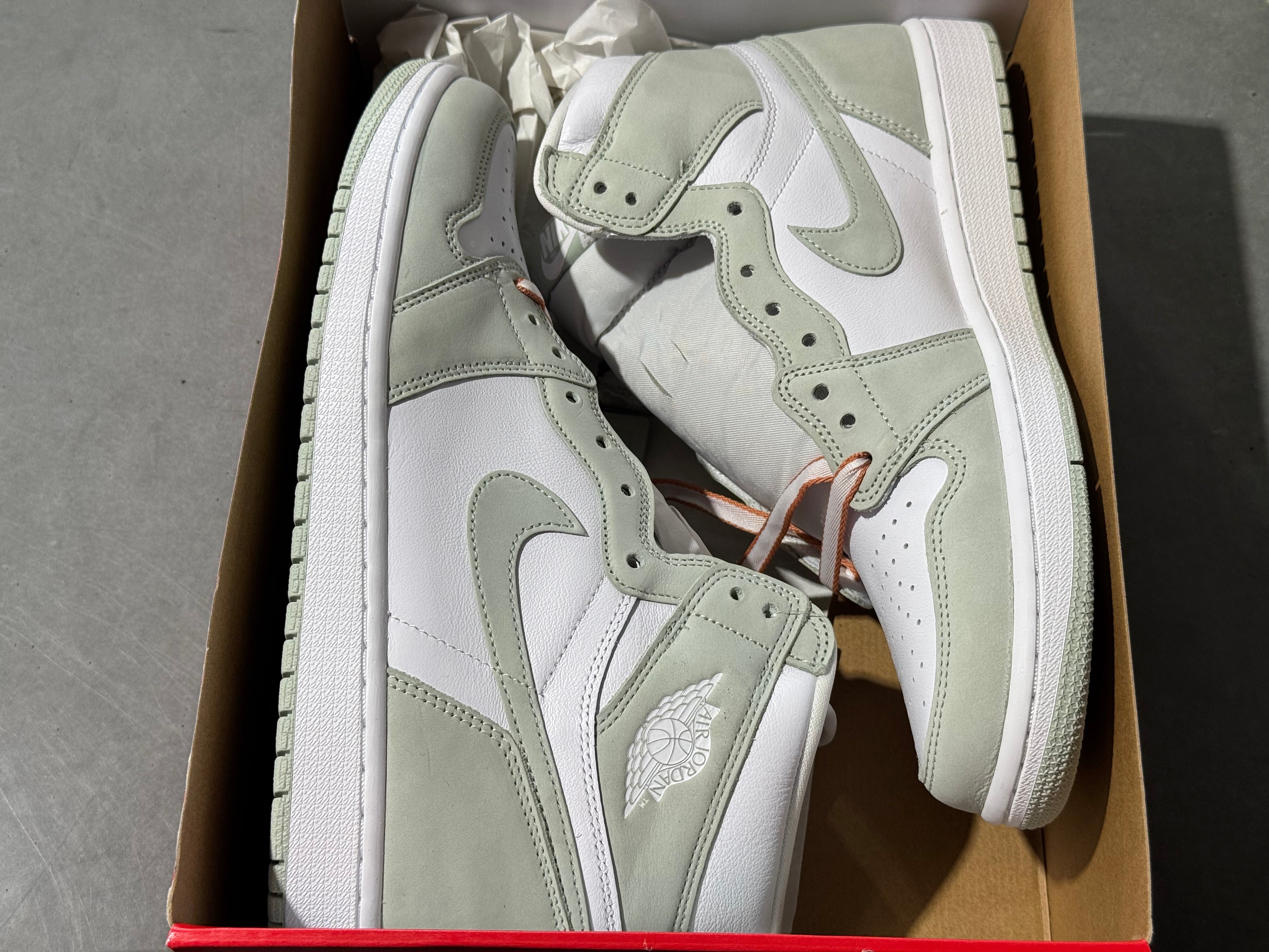 WMNS Air Jordan 1 High OG - Sea Foam Size 11.5W/10M