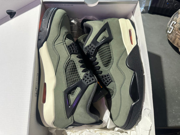 Air Jordan 4 Retro OG SP - Undefeated Size 9