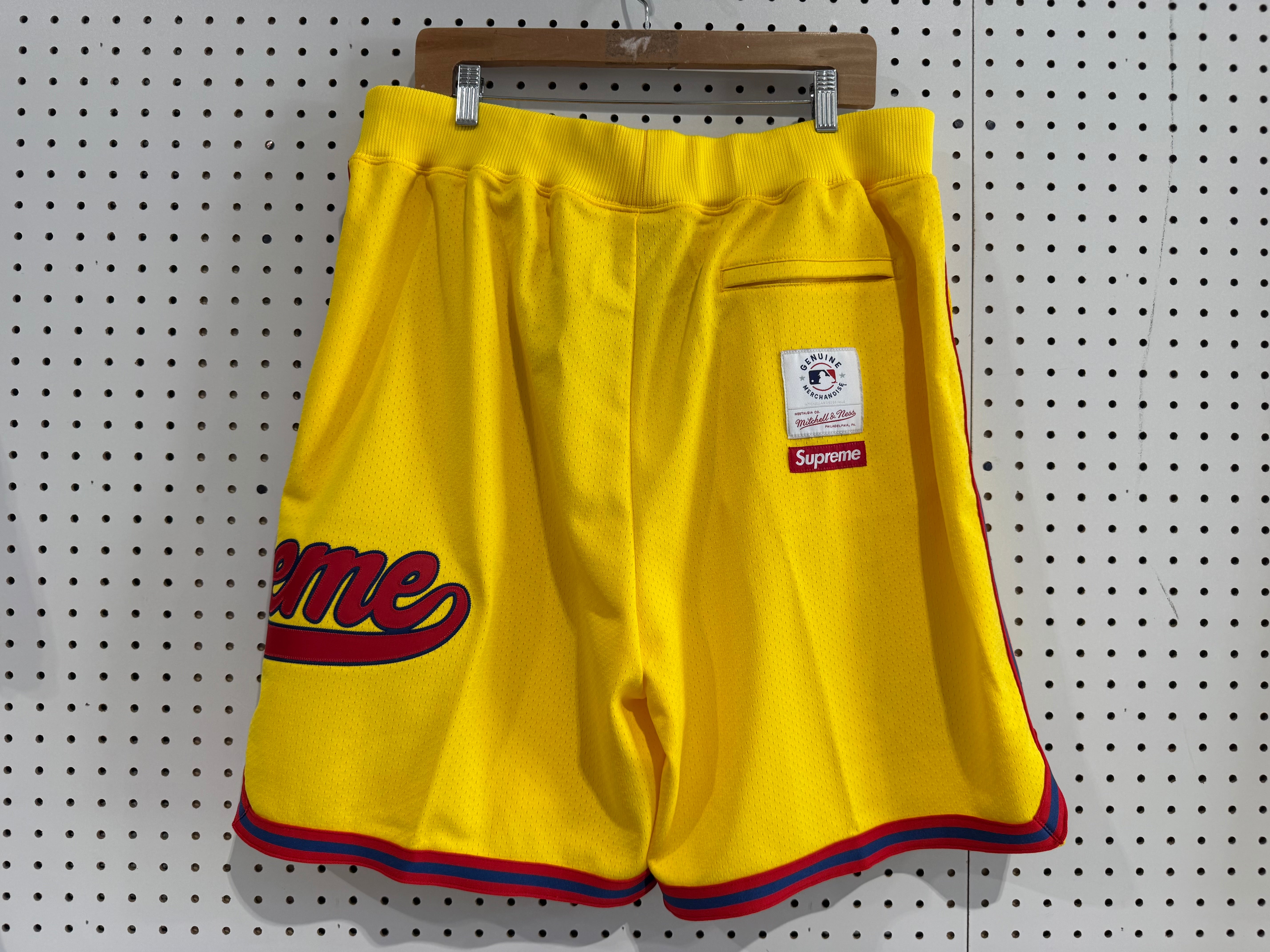 NEW Supreme x Mitchell & Ness Atlanta Braves Shorts - Yellow Size XL