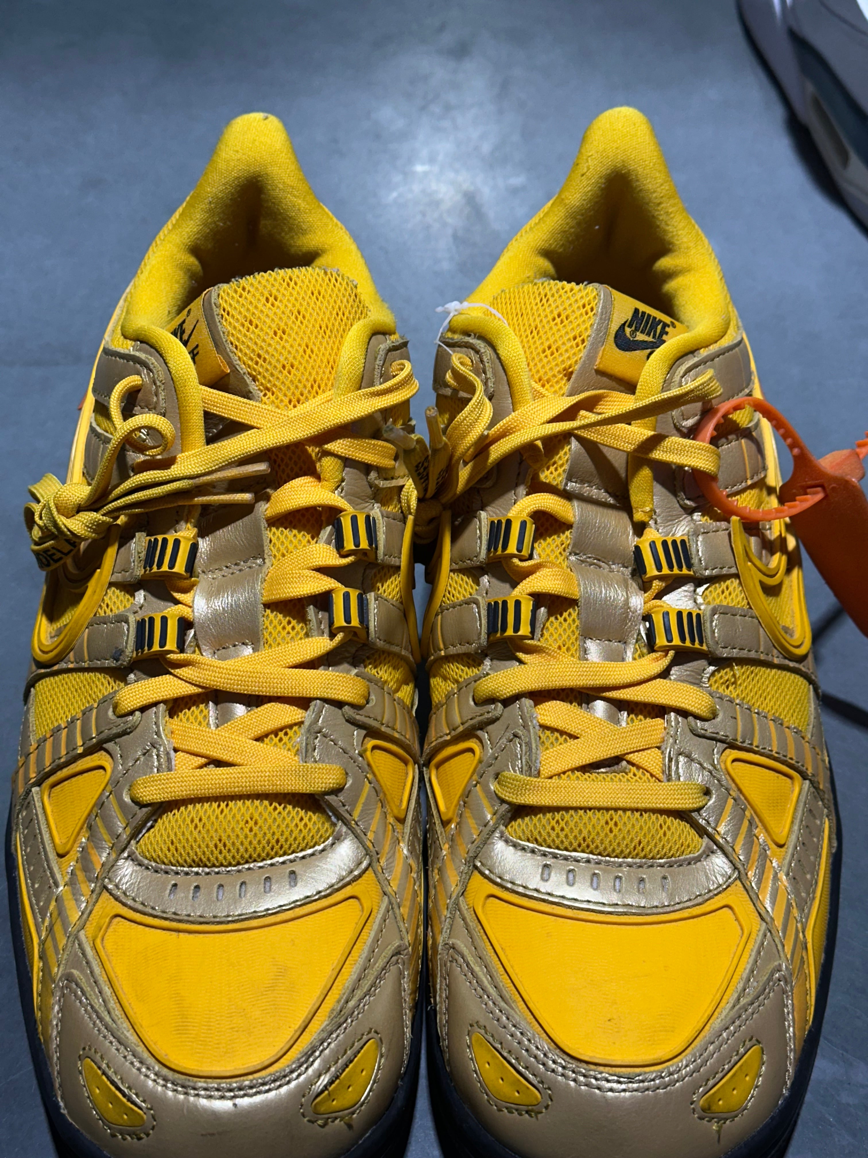 Nike Air Rubber Dunk Off-White - University Gold Size 10