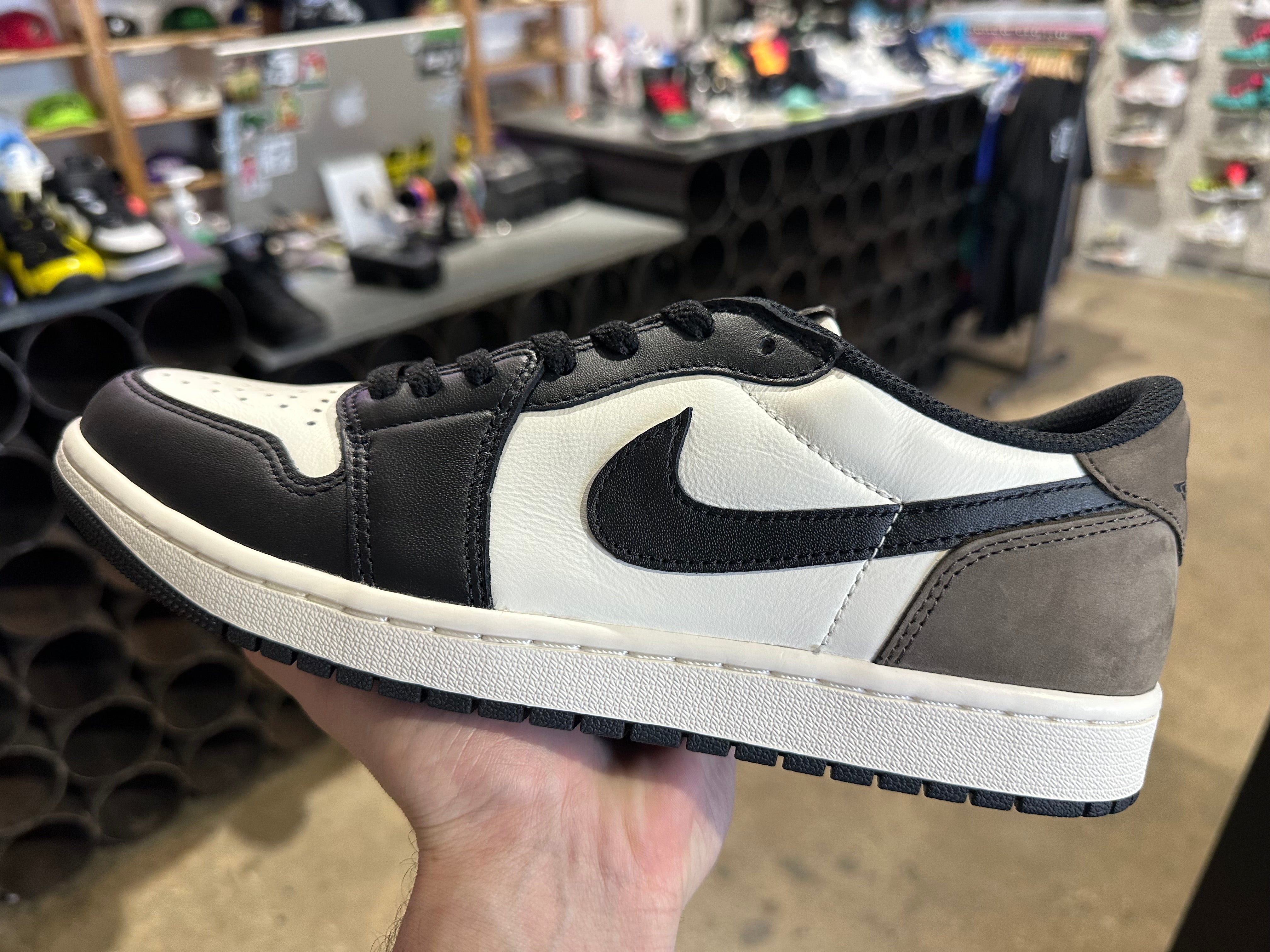 Air Jordan 1 Retro Low OG - Mocha