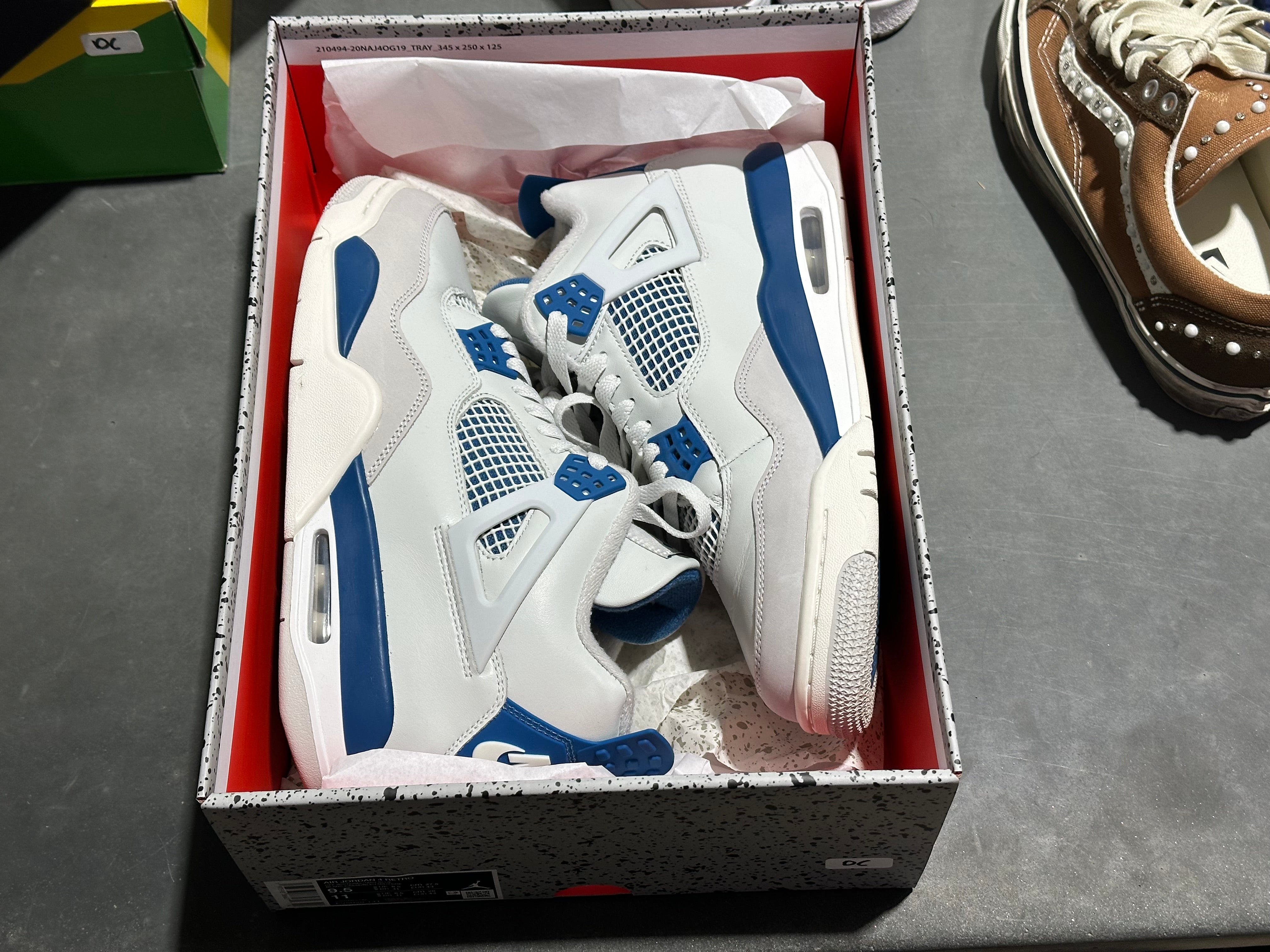 Air Jordan 4 Retro - Military Blue - Size 9.5