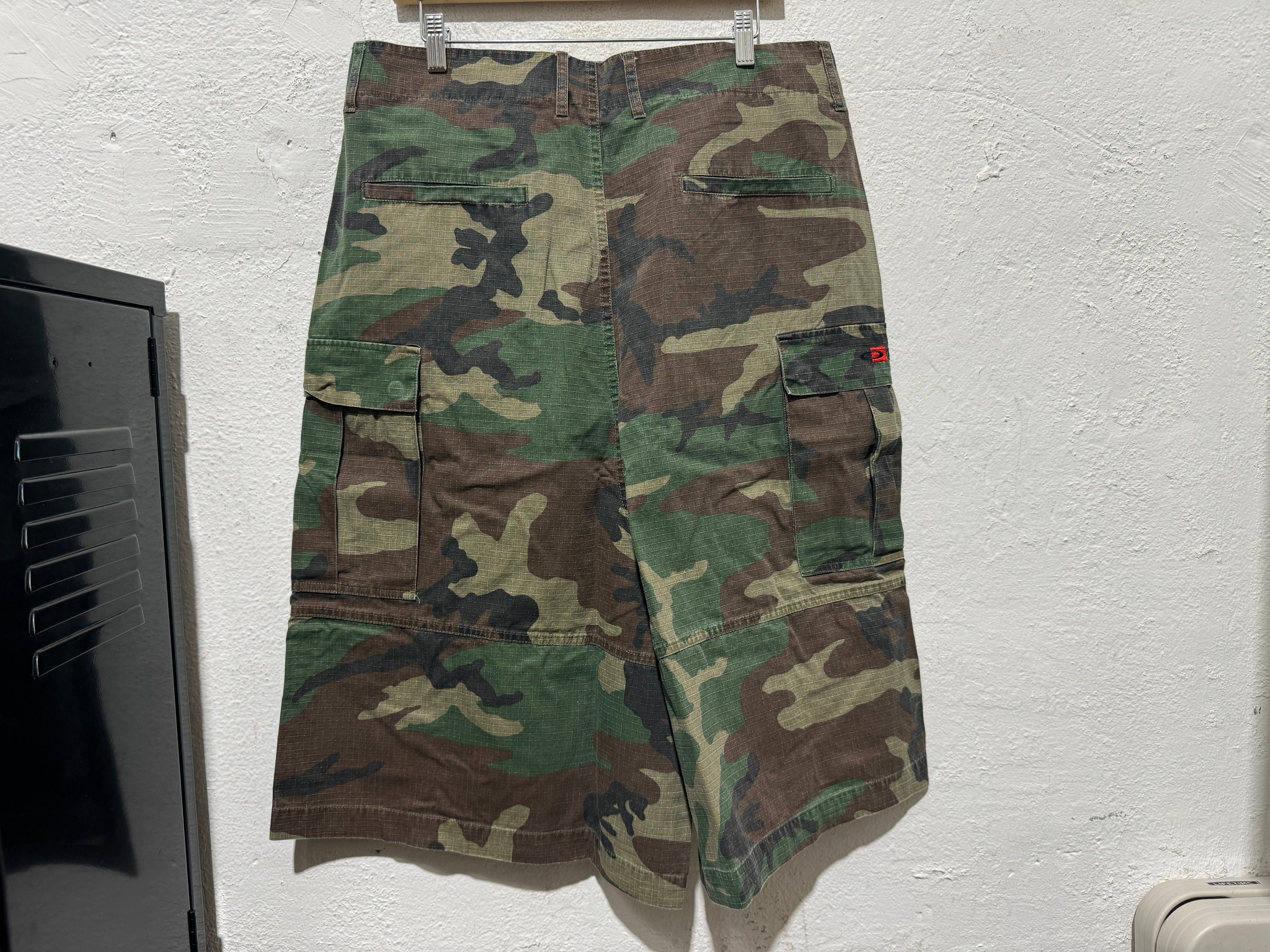 NEW GV Gallery Camo Shorts That Look Like Pants