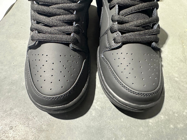 Nike SB Dunk Low Pro - Triple Black Size 10.5