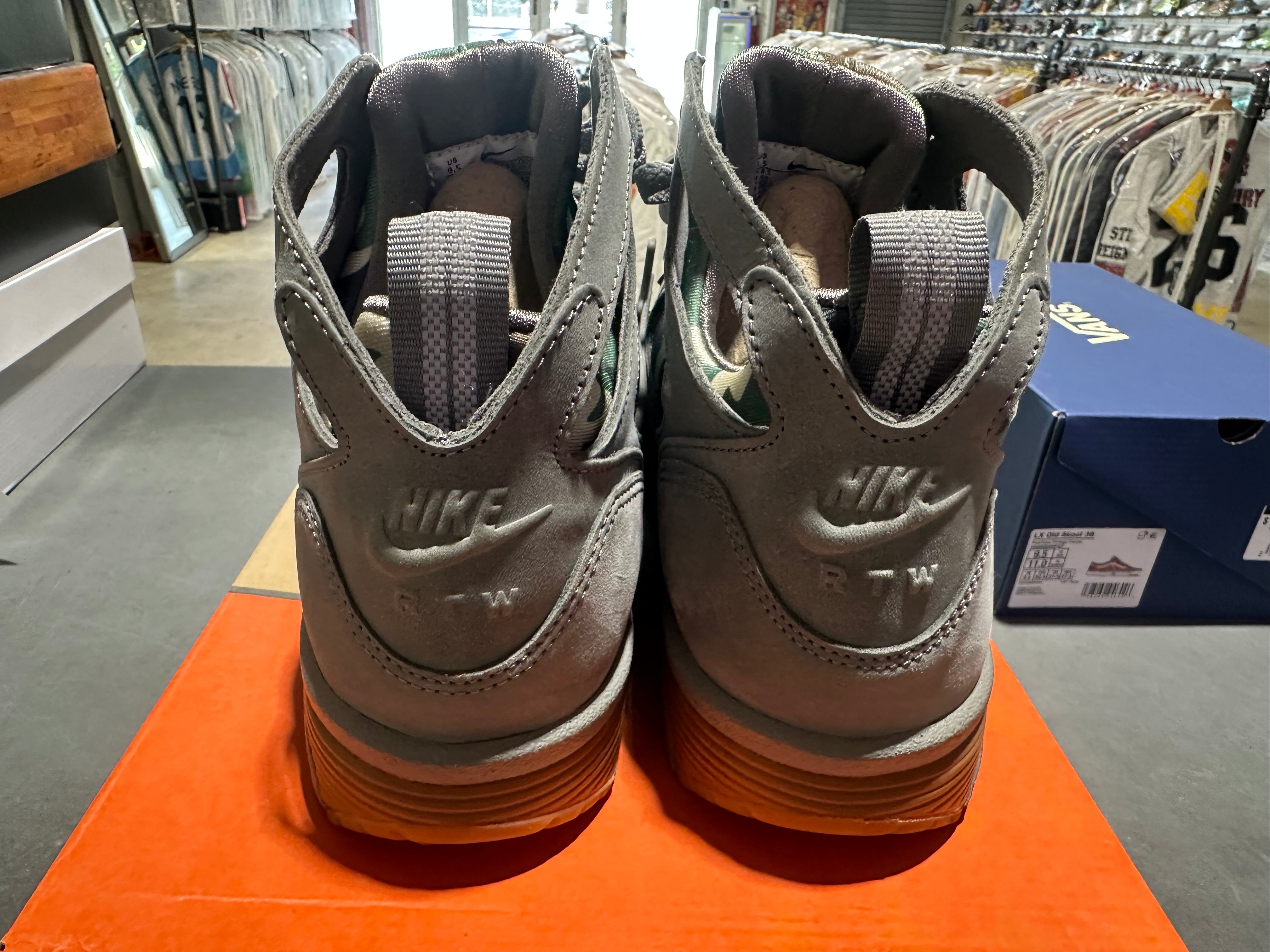 Nike Air Trainer Huarache SP - Corteiz/Gully Grey Size 9.5