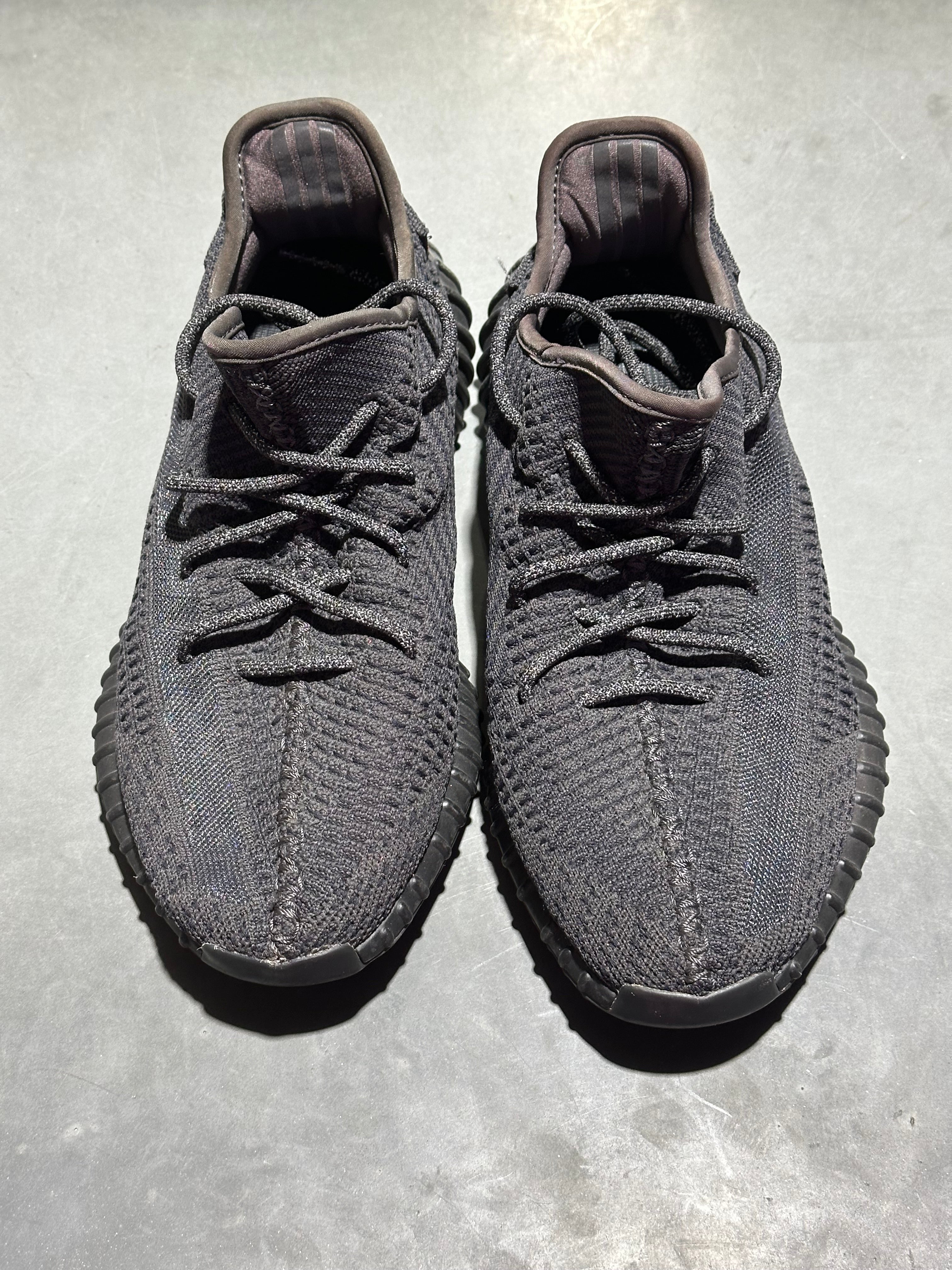 Adidas Yeezy 350 V2 - Onyx Size 9.5