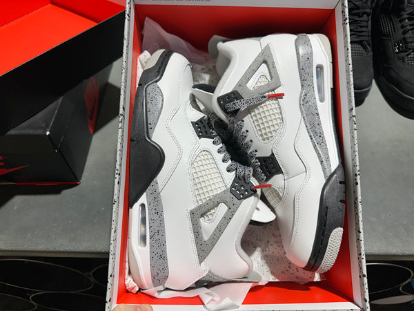 Air Jordan 4 Retro - White Cement 2025 Size 9
