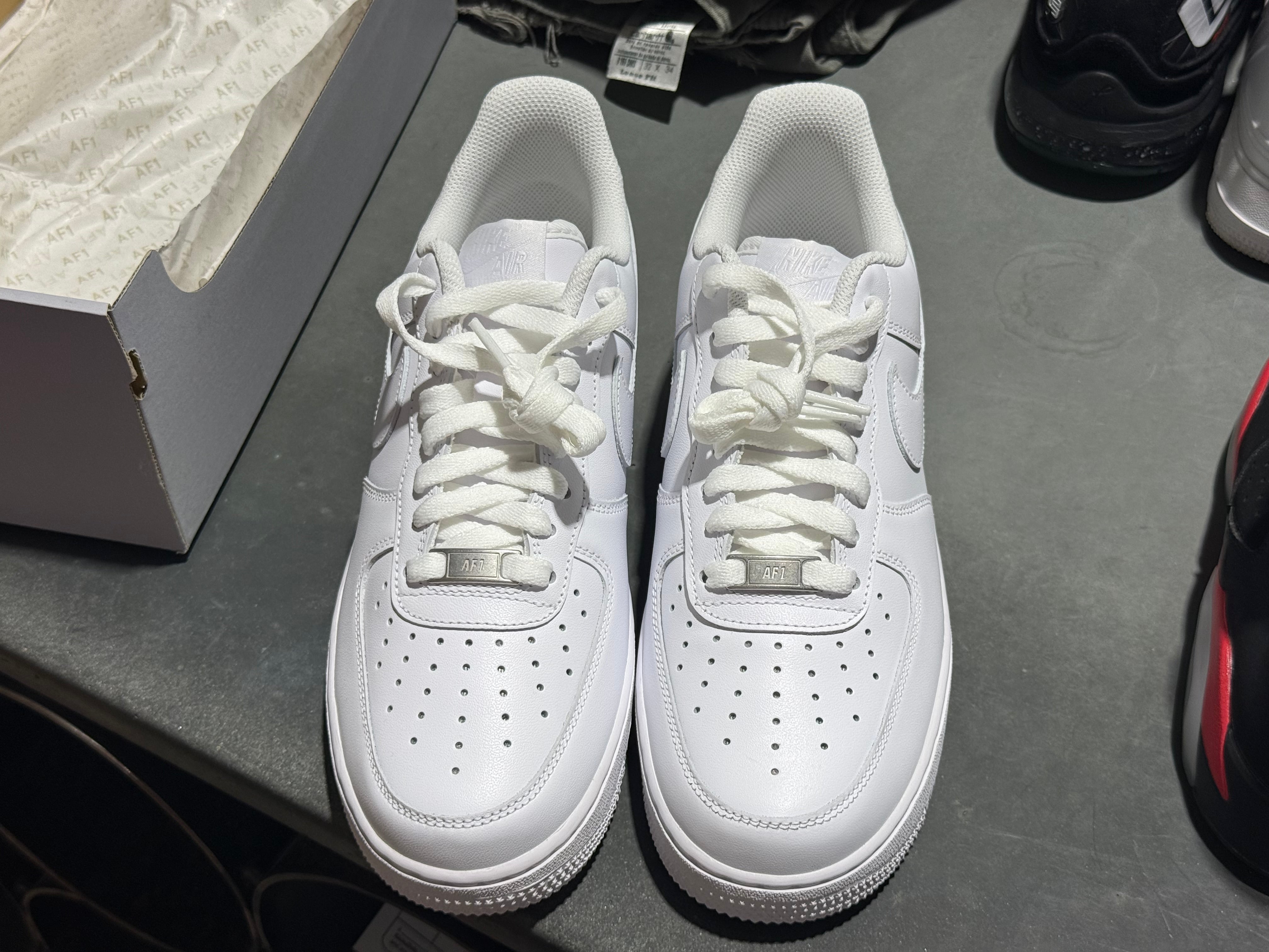 Nike Air Force 1 07 - Triple White Size 8