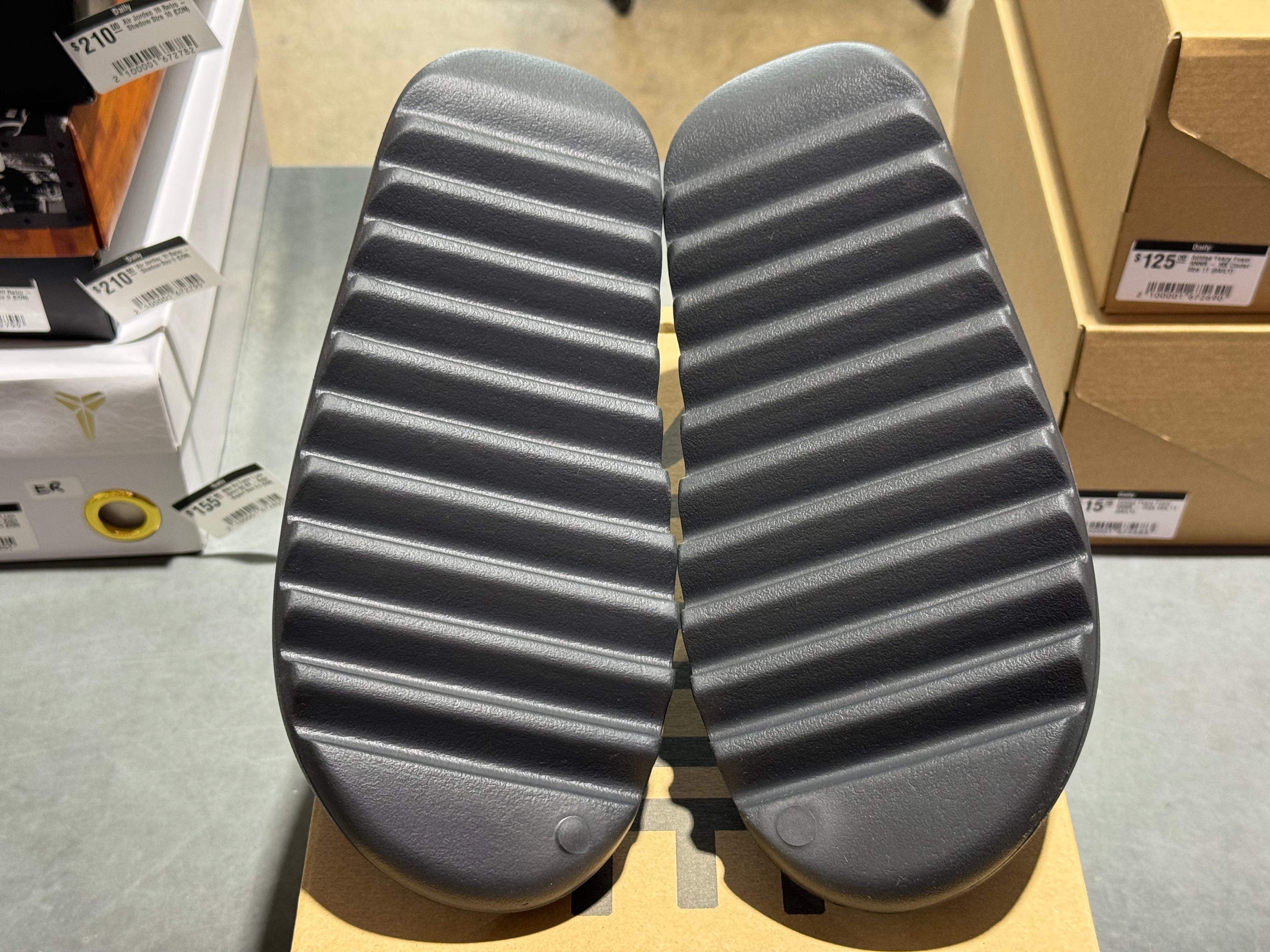 Adidas Yeezy Slide - Onyx Size 11