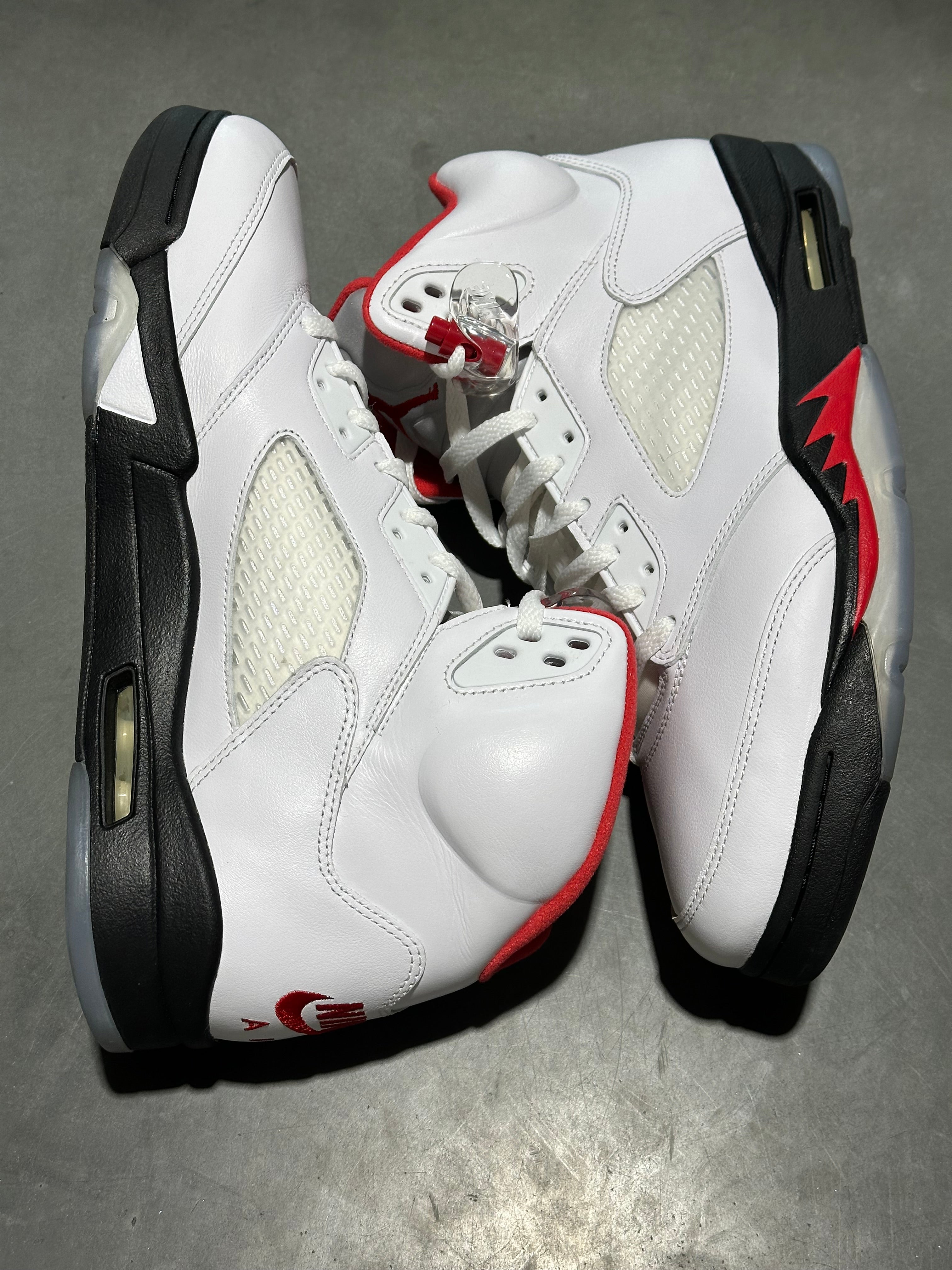 Air Jordan 5 Retro - Fire Red Silver Tongue 2020 Size 11.5