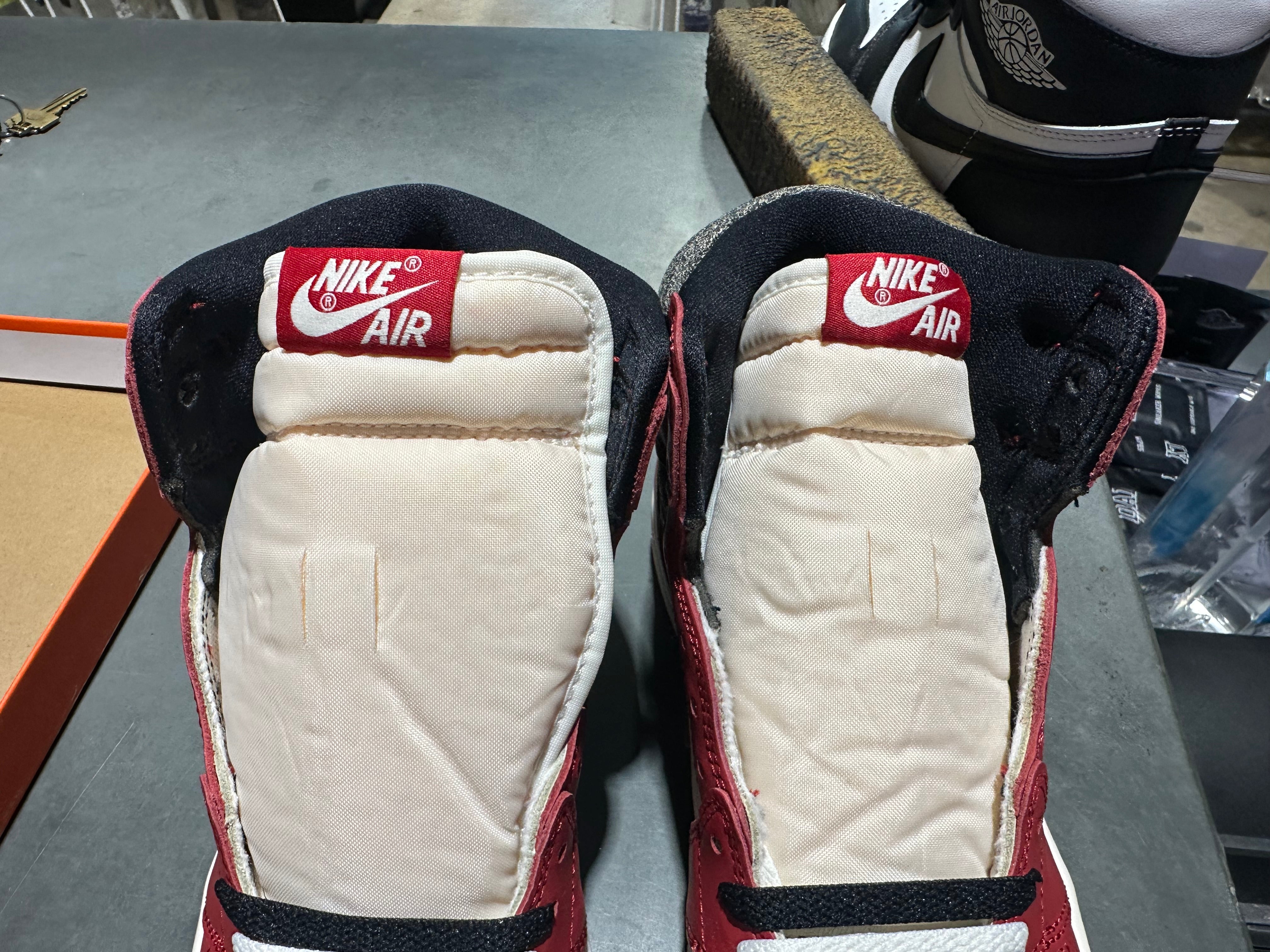 Air Jordan 1 Retro High OG - Lost & Found Size 8