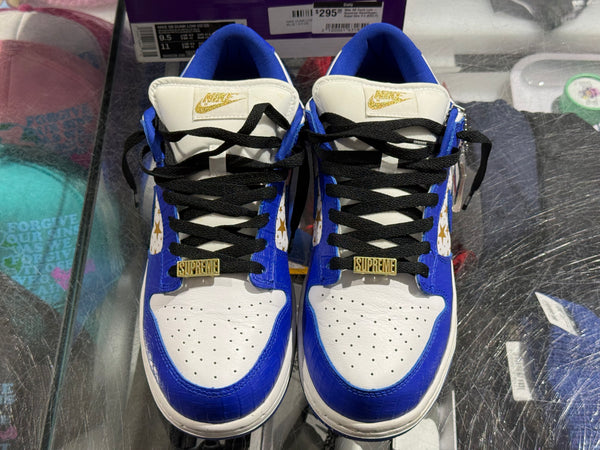 Nike SB Dunk Low - Supreme Stars/Hyper Royal Size 9.5