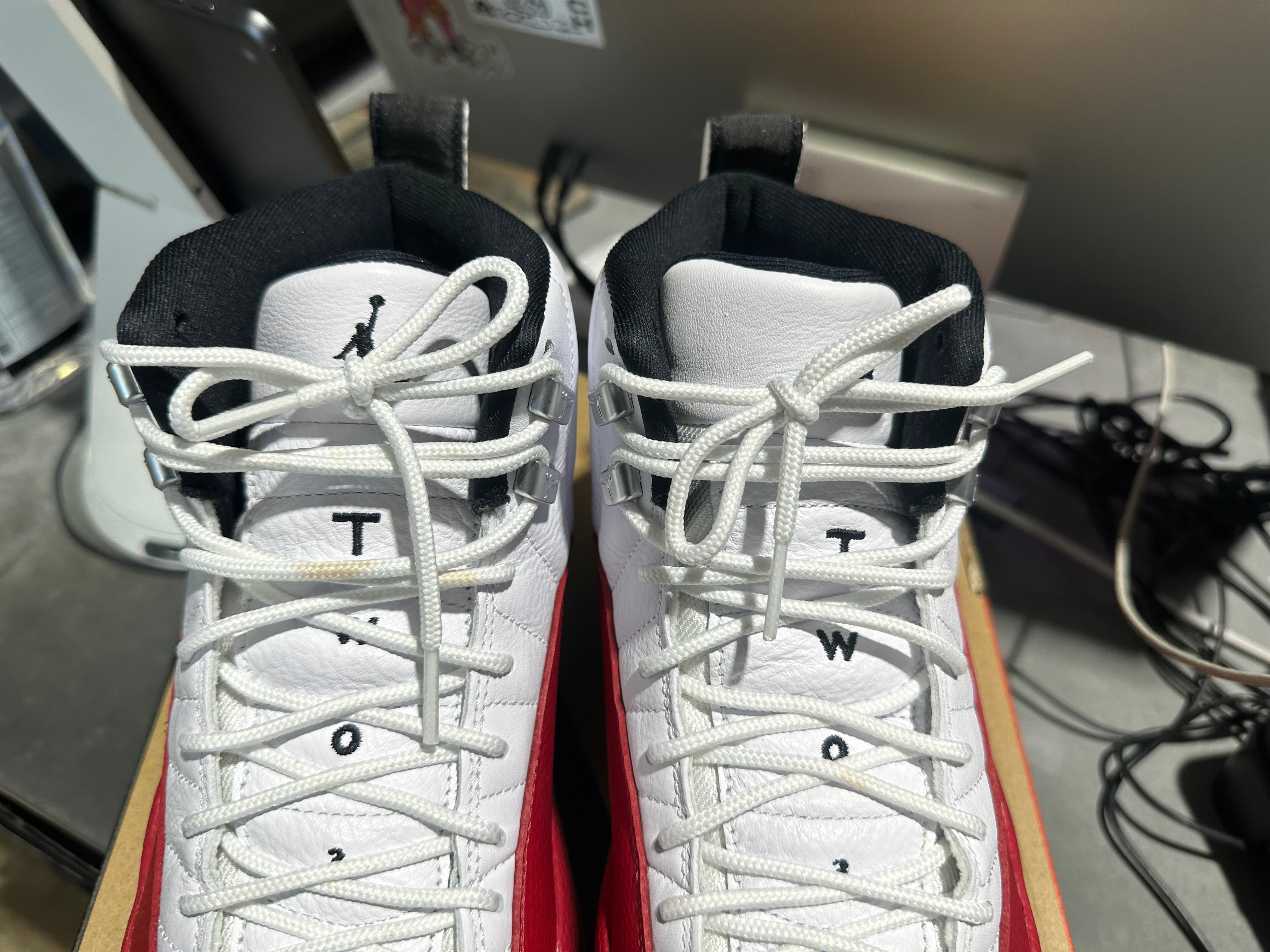 Air Jordan 12 Retro - Cherry Size 10