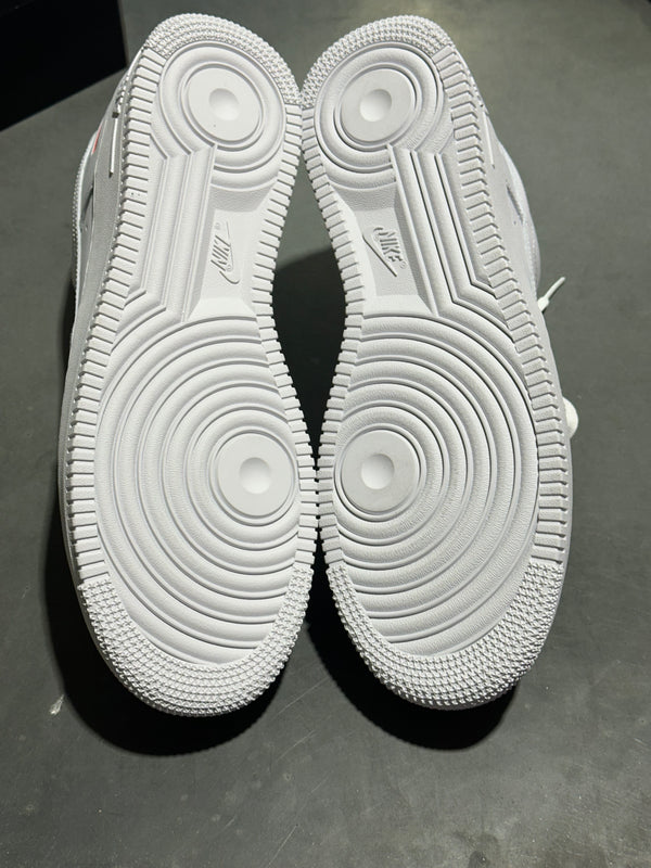 Nike Air Force 1 Low / Supreme - White Size 11.5