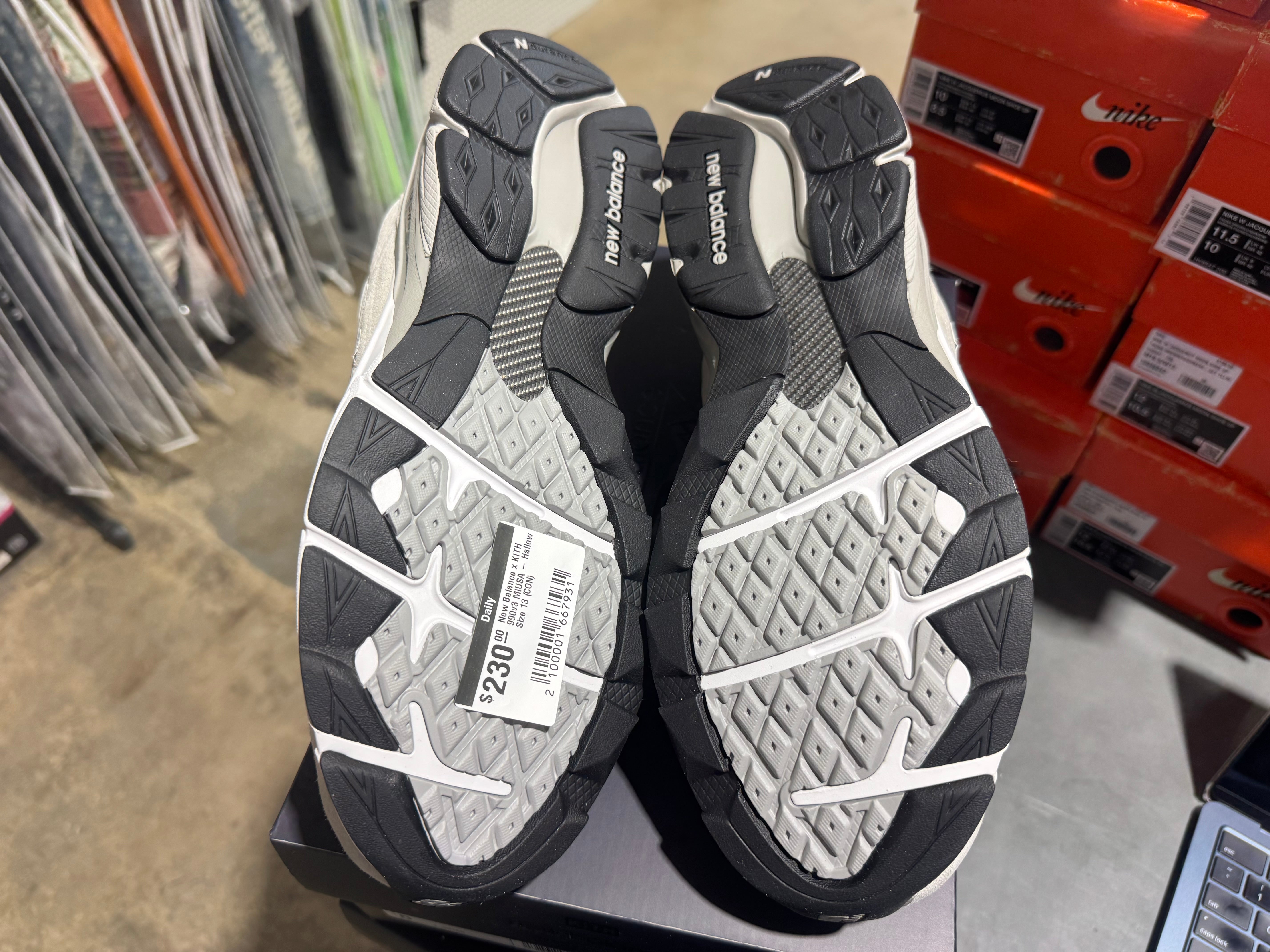 New Balance x KITH 990v3 MiUSA - Hallow Size 13