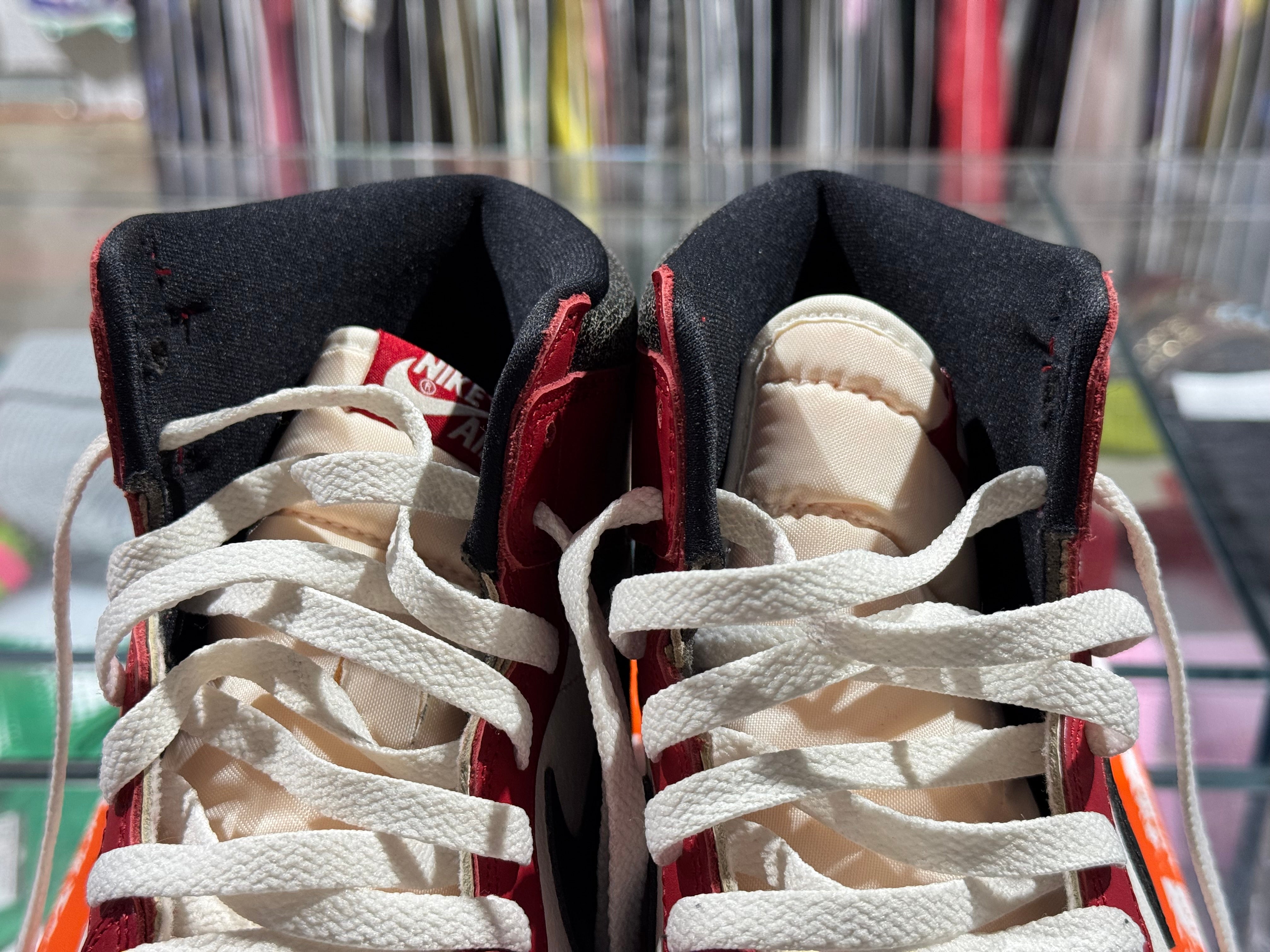 Air Jordan 1 Retro High OG - Chicago Lost and Found Size 10.5