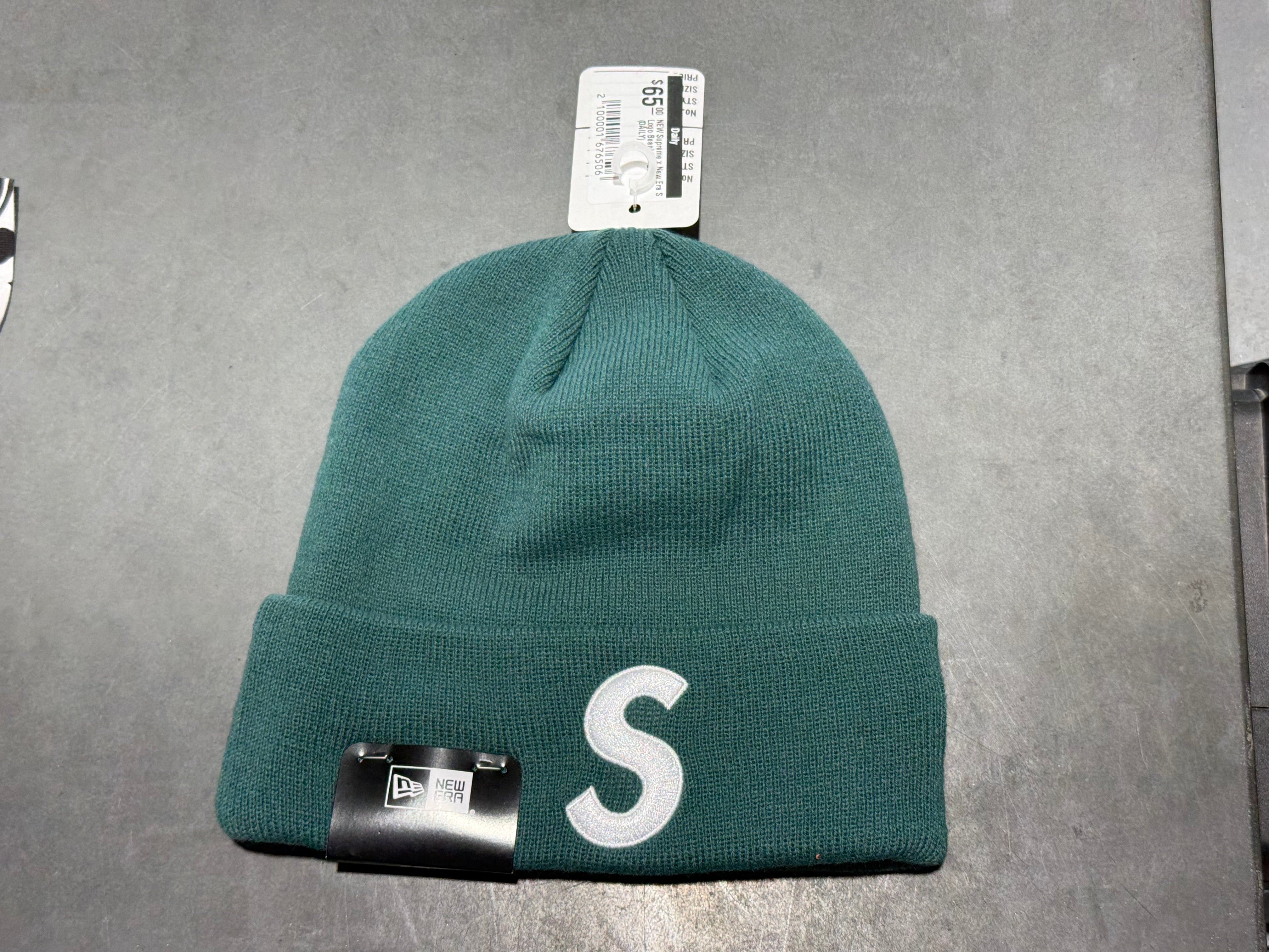 NEW Supreme x New Era S Logo Beanie - Green