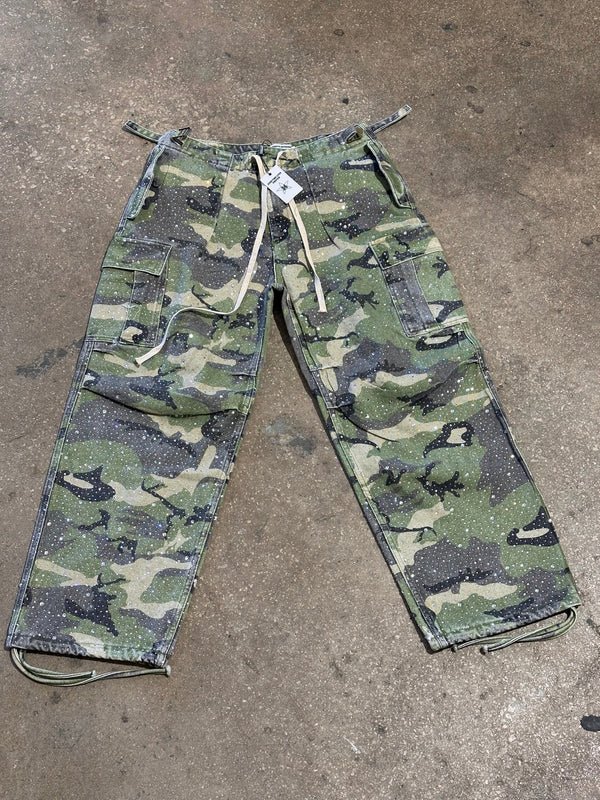 NEW VALE Crystal Camo Cargo Pants Size 30