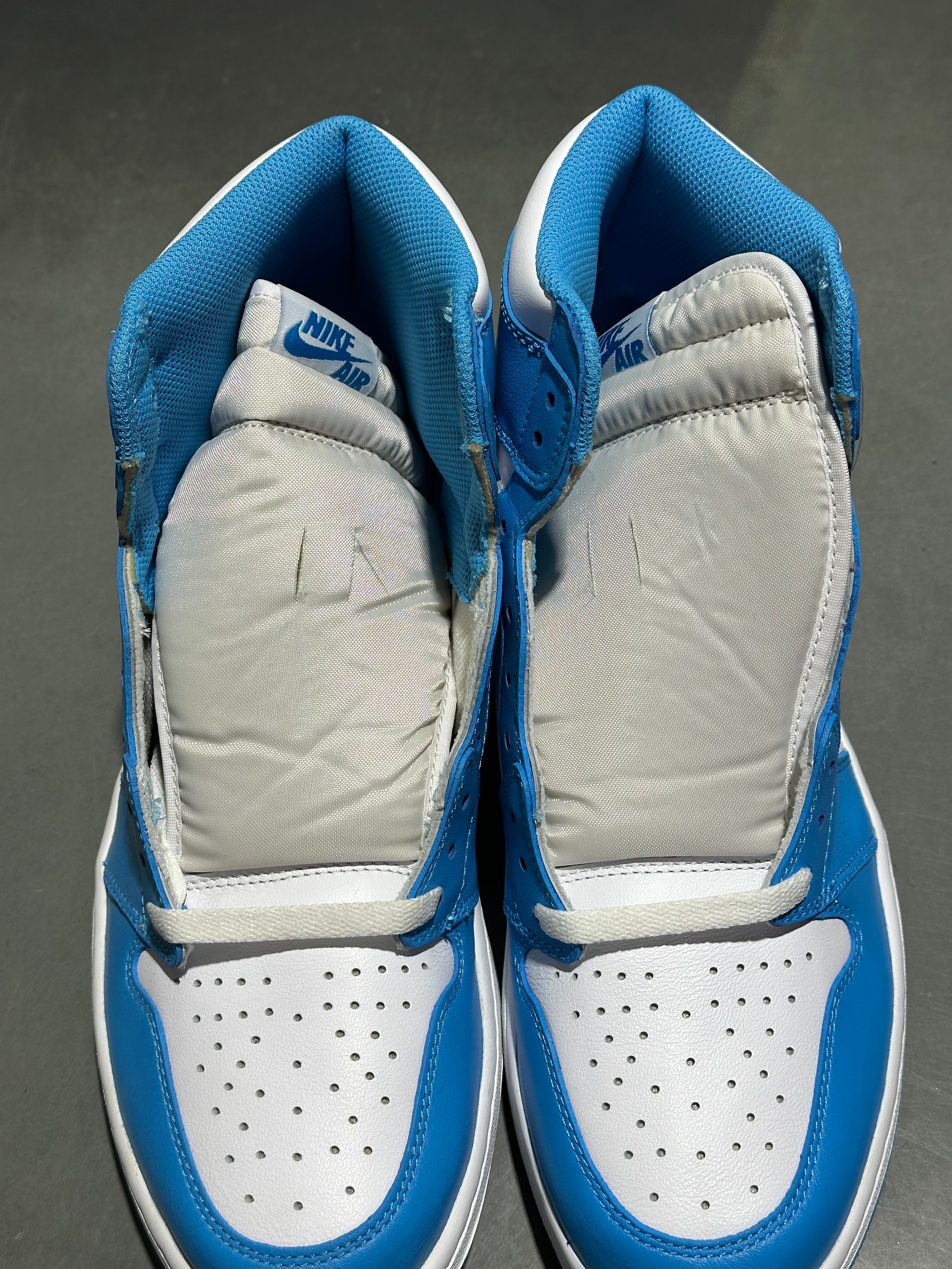 Air Jordan 1 Retro High OG - UNC Size 11.5