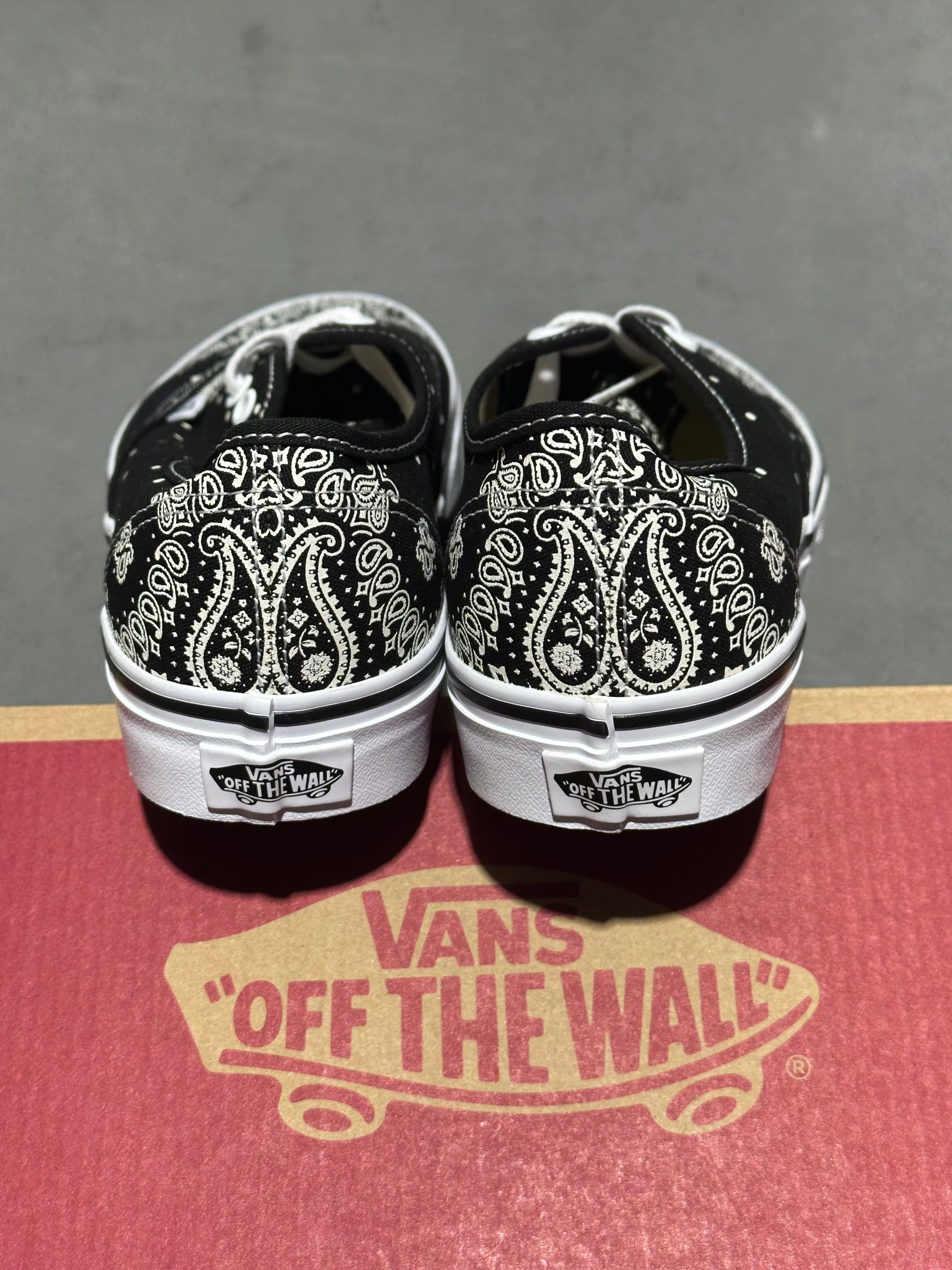 Vans Authentic - Black Bandana Paisley Size 5.5
