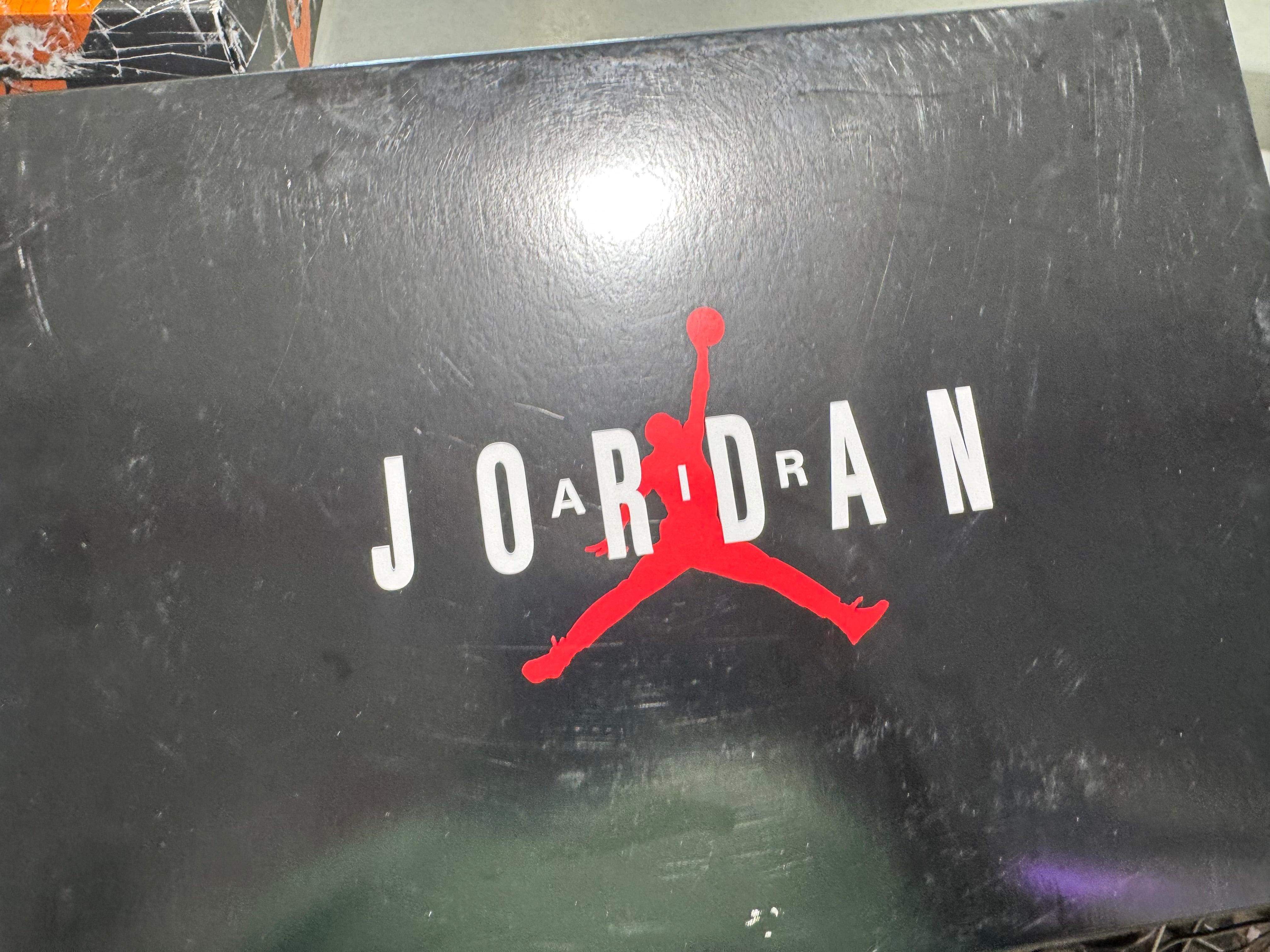Air Jordan 11 Retro - Legend Blue 2024 Size 8
