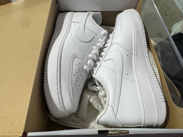 Nike Air Force 1 07 - Triple White Size 10