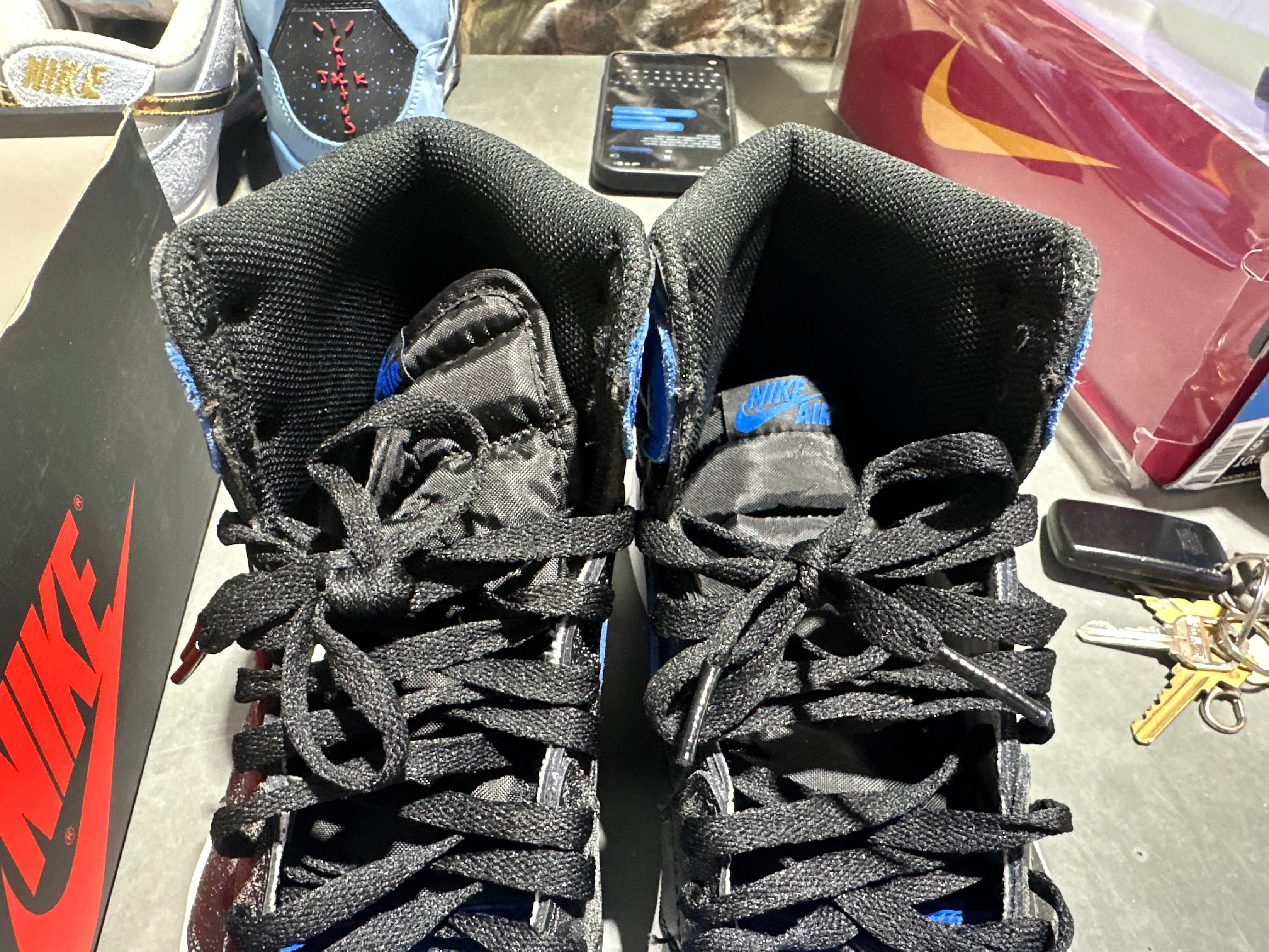 Air Jordan 1 Retro - Royal 2017 Size 10