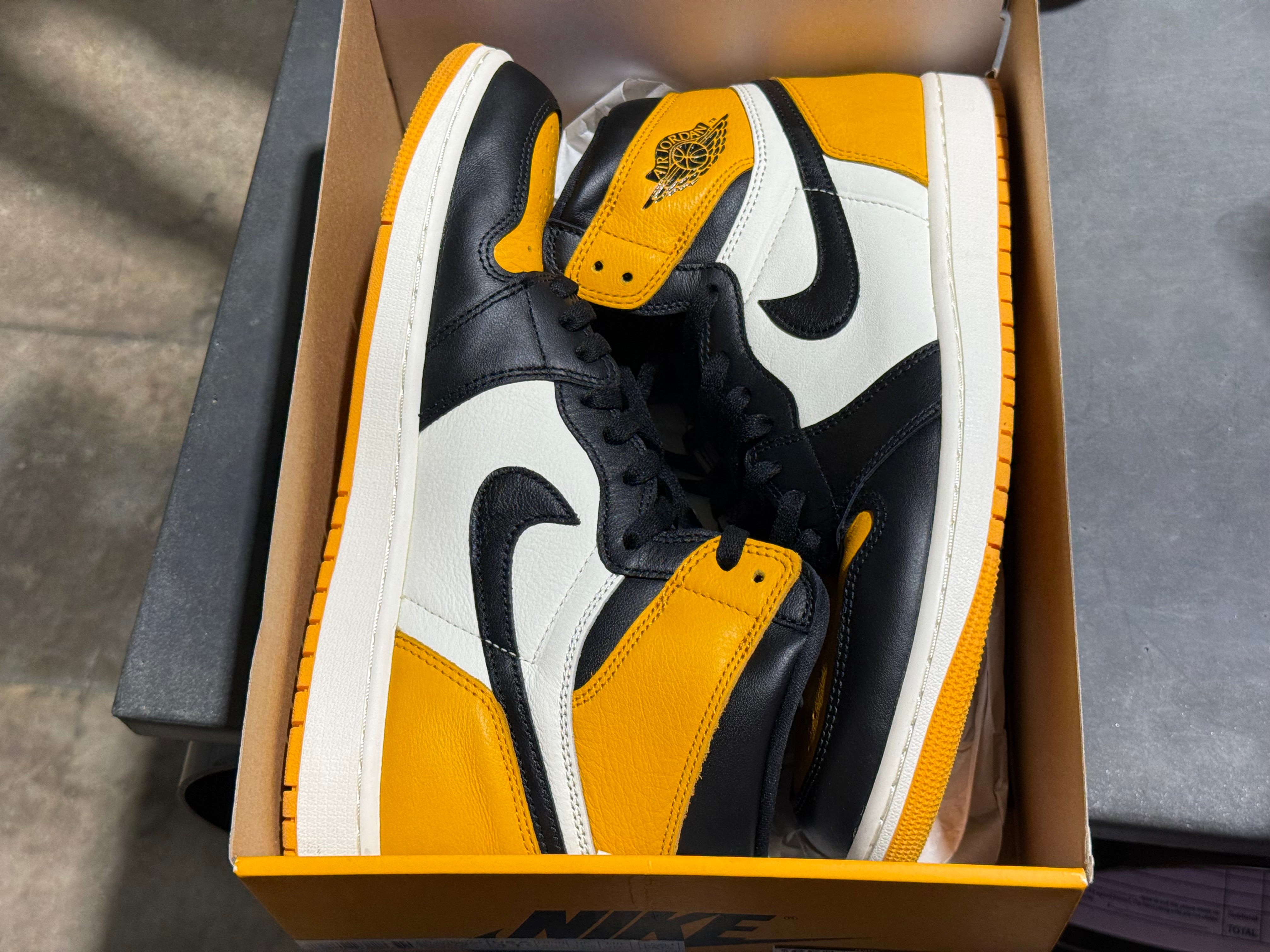 Air Jordan 1 Retro High OG - Taxi Size 11.5
